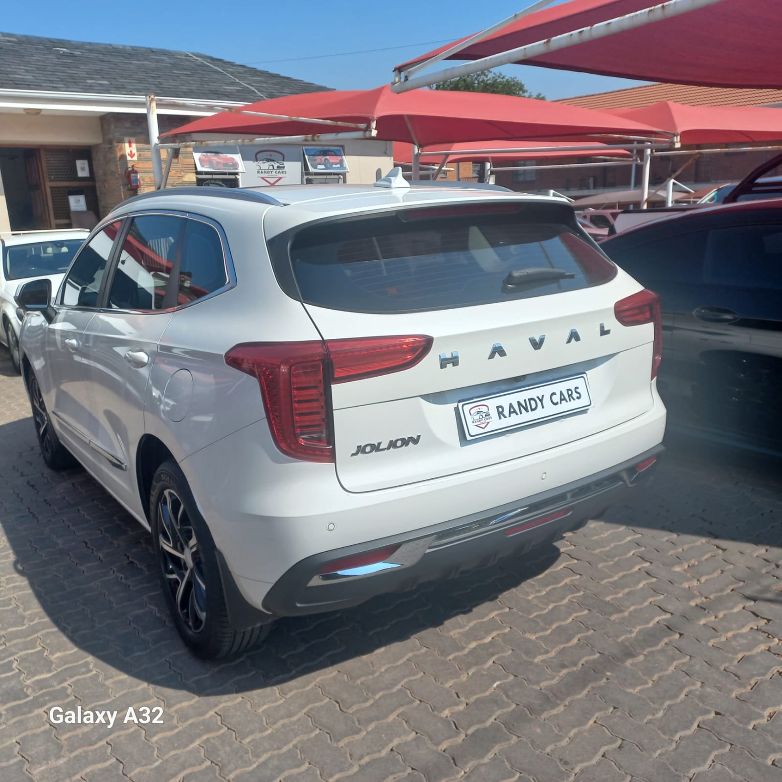 
								2024 Haval Jolion 1.5T Luxury,Leather interior,Aircon,Radio  etc amazing discounts on cash deals! free delivery guaranteed around gauteng province only. we also arrange finance through all major banks. we give 24hrs turn around period for finance applicants and same time delivery on cash deals. contact our sales team. or visit our dealership RANDY CARS AT 541 LOUIS BOTHA AVENUE SAVOY ESTATE JHB full									