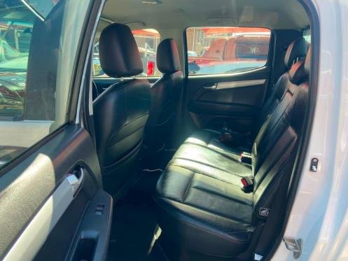 
								2018 Isuzu KB 300D-Teq Double Cab LX,Leather interior,Aircon etc amazing discounts on cash deals! free delivery guaranteed around gauteng province only. we also arrange finance through all major banks. we give 24hrs turn around period for finance applicants and same time delivery on cash deals. contact our sales team. or visit our dealership RANDY CARS AT 541 LOUIS BOTHA AVENUE SAVOY ESTATE JHB full									