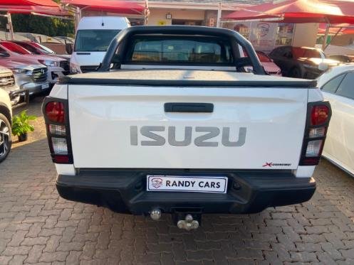 
								2018 Isuzu KB 250D-Teq Double Cab Hi-Rider,Leather  interior,Aircon,Radio,Navigation,PDC Sensors  etc amazing discounts on cash deals! free delivery guaranteed around gauteng province only. we also arrange finance through all major banks. we give 24hrs turn around period for finance applicants and same time delivery on cash deals. contact our sales team. or visit our dealership RANDY CARS AT 541 LOUIS BOTHA AVENUE SAVOY ESTATE full									