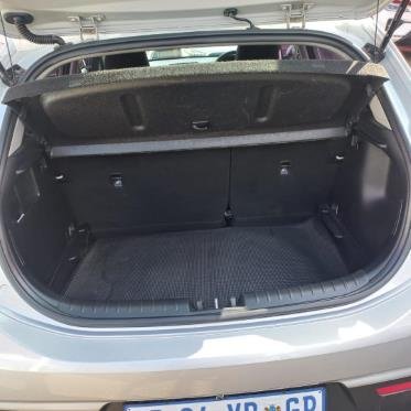 
								2022 Kia Rio hatch 1.2 LS,Cloth interior,Aircon,Navigation ,Radio  etc amazing discounts on cash deals! free delivery guaranteed around gauteng province only. we also arrange finance through all major banks. we give 24hrs turn around period for finance applicants and same time delivery on cash deals. contact our sales team. or visit our dealership RANDY CARS AT 541 LOUIS BOTHA AVENUE SAVOY ESTATE full									