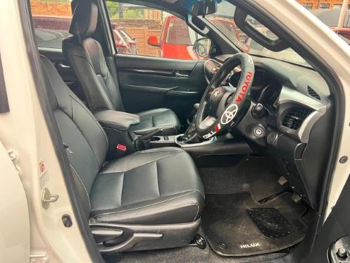 
								2017 Toyota Hilux 2.8GD-6 Double Cab Raider,Leather  interior,Aircon,Radio etc amazing discounts on cash deals! free delivery guaranteed around gauteng province only. we also arrange finance through all major banks. we give 24hrs turn around period for finance applicants and same time delivery on cash deals. contact our sales team. or visit our dealership RANDY CARS AT 541 LOUIS BOTHA AVENUE SAVOY ESTATE full									