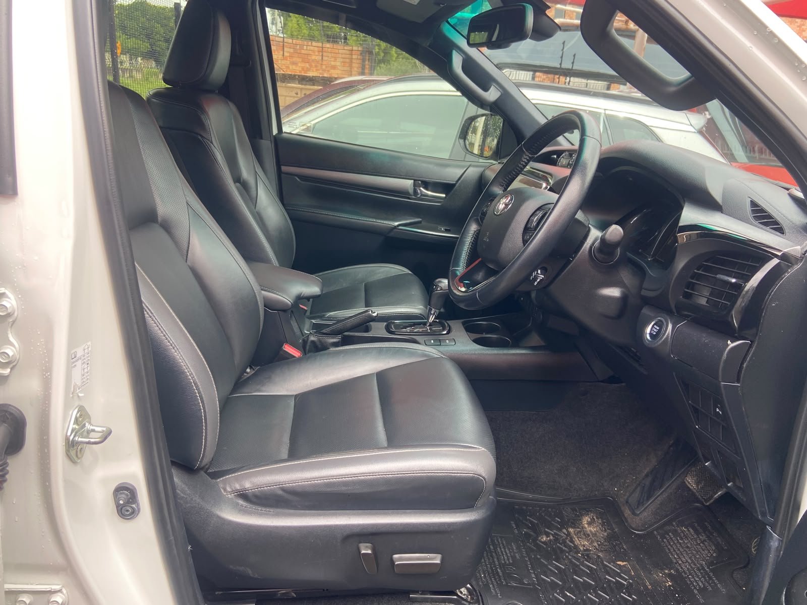 
								2022 Toyota Hilux 2.8GD-6 Double Cab Legend  Auto,Leather interior,Aircon,Radio ,Navigation,PDC Sensors,Multi functional steering etc amazing discounts on cash deals! free delivery guaranteed around gauteng province only. we also arrange finance through all major banks. we give 24hrs turn around period for finance applicants and same time delivery on cash deals. contact our sales team. or visit our dealership RANDY CARS AT 541 LOUIS BOTHA AVENUE SAVOY ESTATE JHB full									