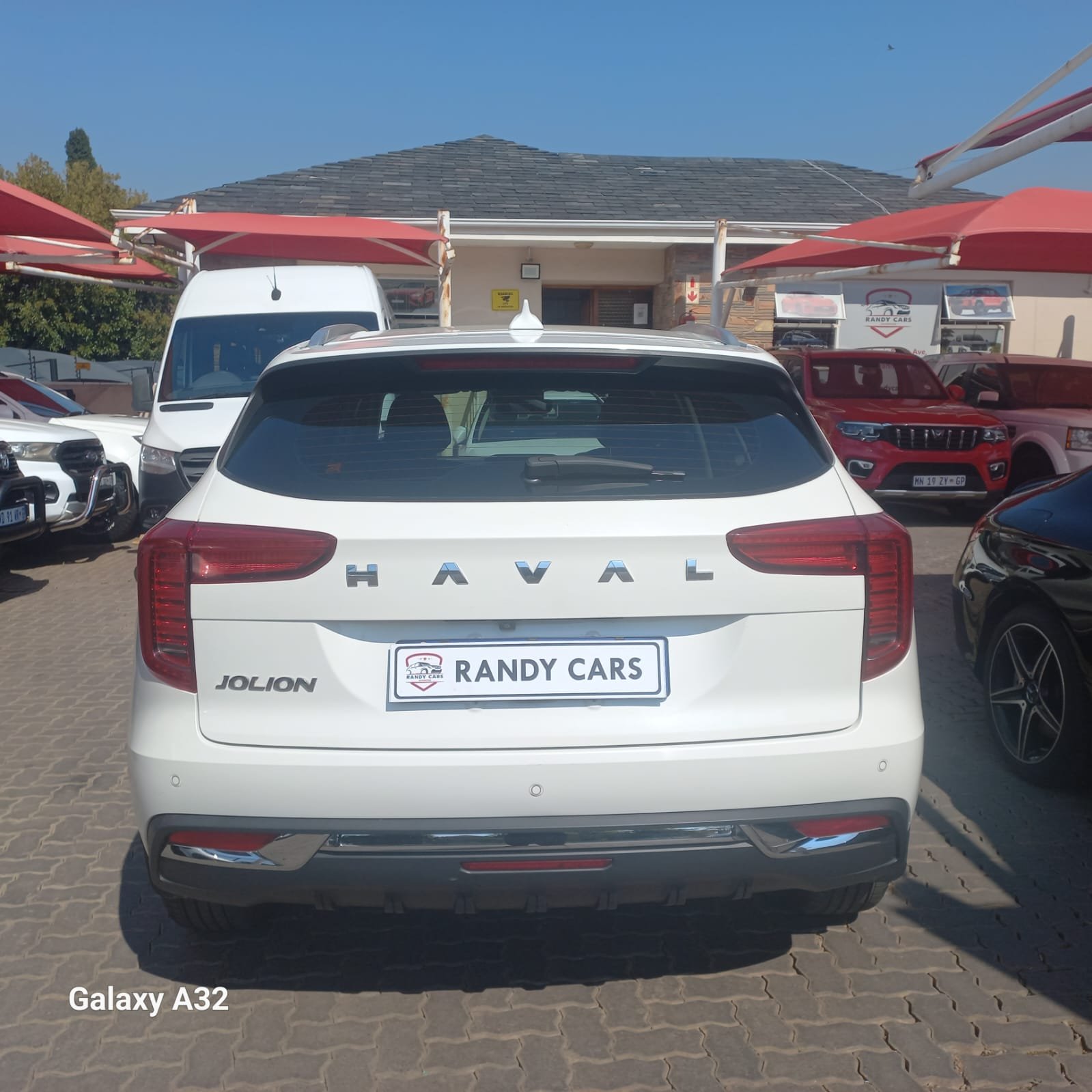 
								2024 Haval Jolion 1.5T Luxury,Leather interior,Aircon,Radio  etc amazing discounts on cash deals! free delivery guaranteed around gauteng province only. we also arrange finance through all major banks. we give 24hrs turn around period for finance applicants and same time delivery on cash deals. contact our sales team. or visit our dealership RANDY CARS AT 541 LOUIS BOTHA AVENUE SAVOY ESTATE JHB full									