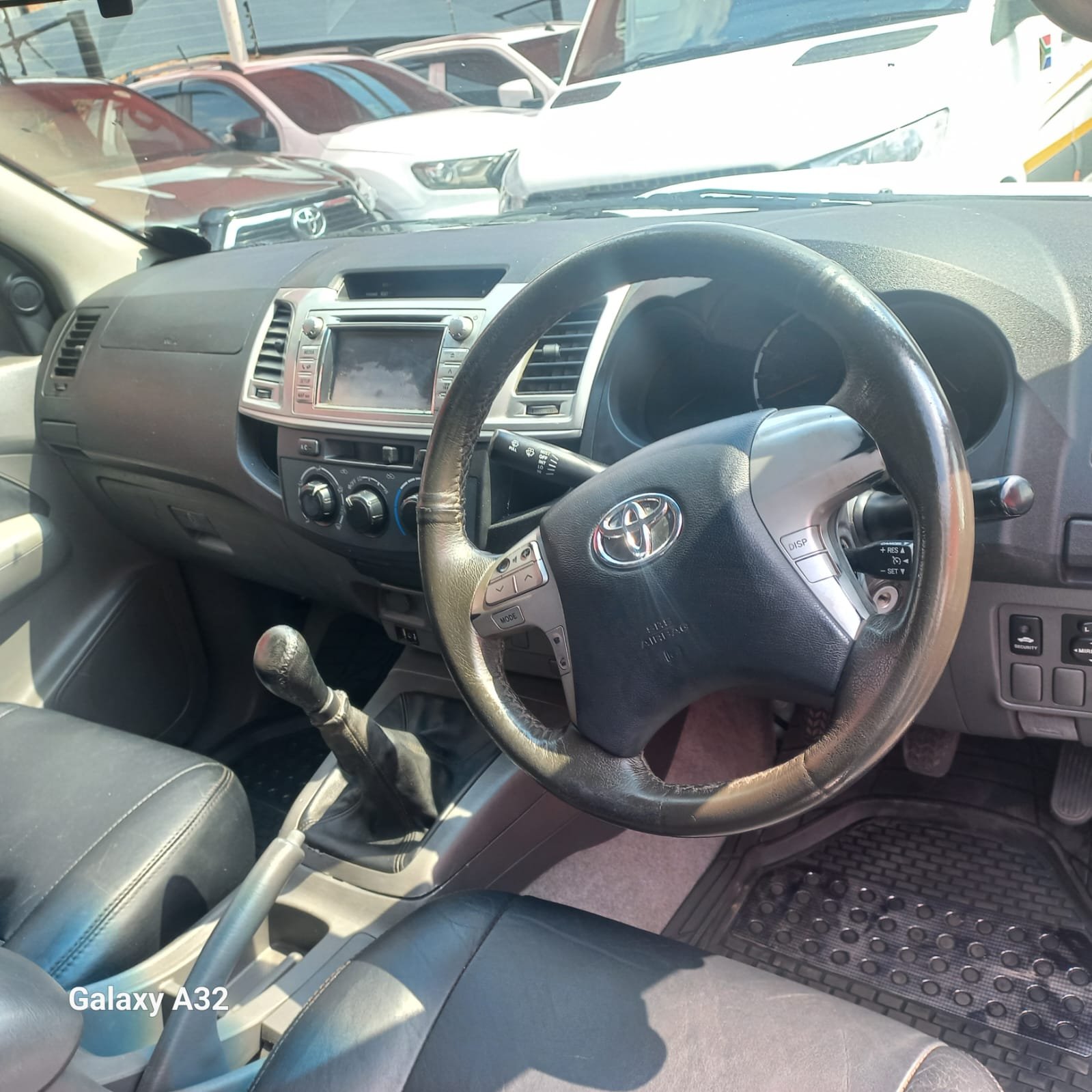 
								2012 TOYOTA HILUX 3.0D-4D XTRA CAB ,Leather interior,electric windows,aircon etc… we give amazing discounts on cash deals! free delivery guaranteed around gauteng province only. we also arrange finance through all major banks. we give 24hrs turn around period for finance applicants and same time delivery on cash deals. contact our sales team full									