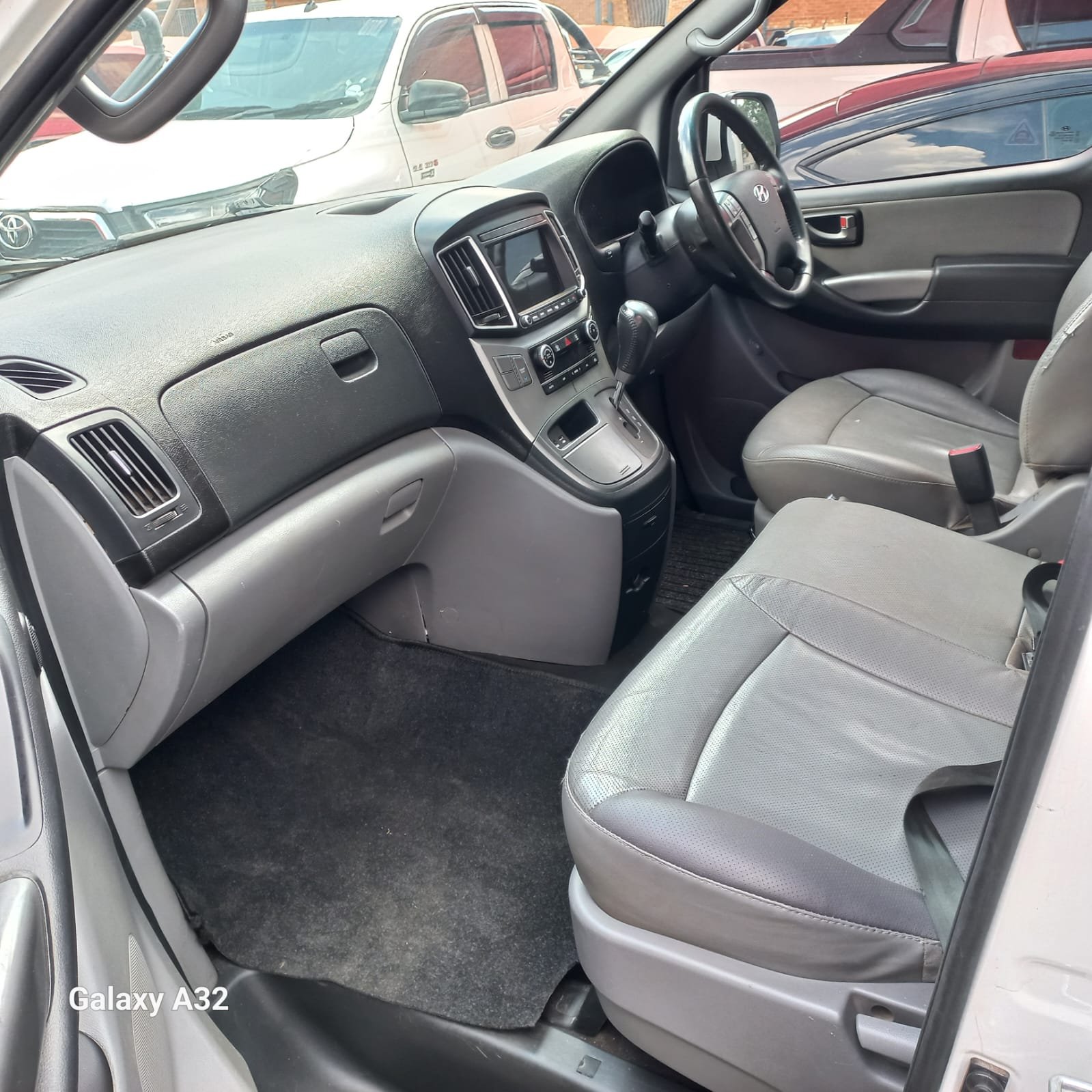 
								2021 Hyundai H-1 2.5CRDi Wagon GLS,Leather interior,Aircon,Radio  etc amazing discounts on cash deals! free delivery guaranteed around gauteng province only. we also arrange finance through all major banks. we give 24hrs turn around period for finance applicants and same time delivery on cash deals. contact our sales team. or visit our dealership RANDY CARS AT 541 LOUIS BOTHA AVENUE SAVOY ESTATE JHB full									