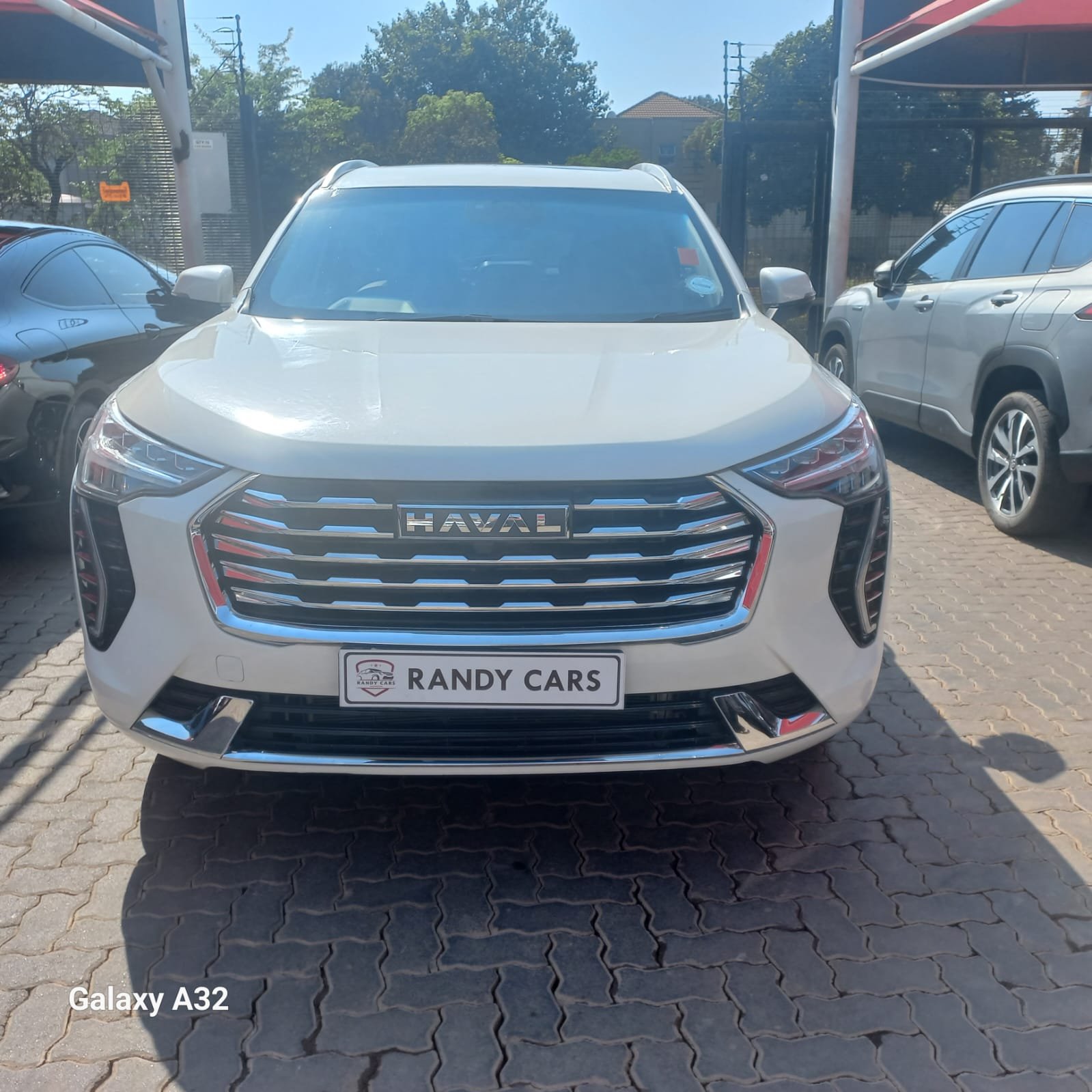 
								2024 Haval Jolion 1.5T Luxury,Leather interior,Aircon,Radio  etc amazing discounts on cash deals! free delivery guaranteed around gauteng province only. we also arrange finance through all major banks. we give 24hrs turn around period for finance applicants and same time delivery on cash deals. contact our sales team. or visit our dealership RANDY CARS AT 541 LOUIS BOTHA AVENUE SAVOY ESTATE JHB full									