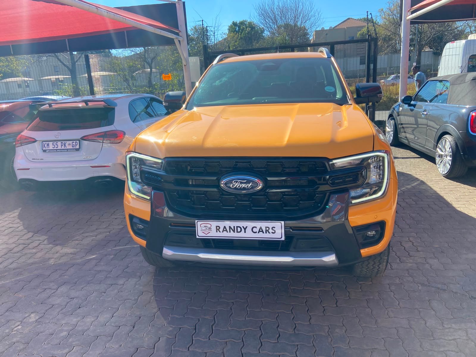 
								Ford Ranger 2.0D Bi-Turbo Double Cab Wildtrak ,Leather interior,Aircon,Radio ,Navigation,PDC Sensors,Multi functional steering etc amazing discounts on cash deals! free delivery guaranteed around gauteng province only. we also arrange finance through all major banks. we give 24hrs turn around period for finance applicants and same time delivery on cash deals. contact our sales team. or visit our dealership RANDY CARS AT 541 LOUIS BOTHA AVENUE SAVOY ESTATE JHB full									