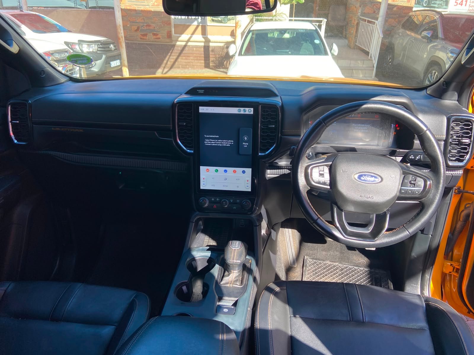 
								Ford Ranger 2.0D Bi-Turbo Double Cab Wildtrak ,Leather interior,Aircon,Radio ,Navigation,PDC Sensors,Multi functional steering etc amazing discounts on cash deals! free delivery guaranteed around gauteng province only. we also arrange finance through all major banks. we give 24hrs turn around period for finance applicants and same time delivery on cash deals. contact our sales team. or visit our dealership RANDY CARS AT 541 LOUIS BOTHA AVENUE SAVOY ESTATE JHB full									