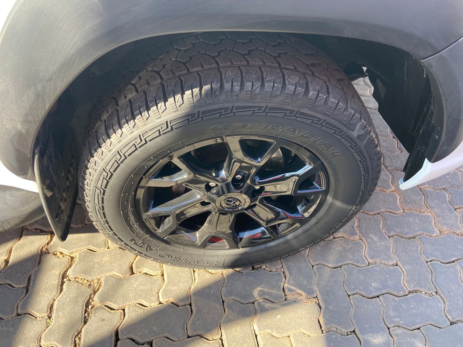 
								Toyota Hilux 2.8GD-6 Double Cab Raider Dakar Auto,Leather interior,Aircon,Radio etc amazing discounts on cash deals! free delivery guaranteed around gauteng province only. we also arrange finance through all major banks. we give 24hrs turn around period for finance applicants and same time delivery on cash deals. contact our sales team. or visit our dealership RANDY CARS AT 541 LOUIS BOTHA AVENUE SAVOY ESTATE full									