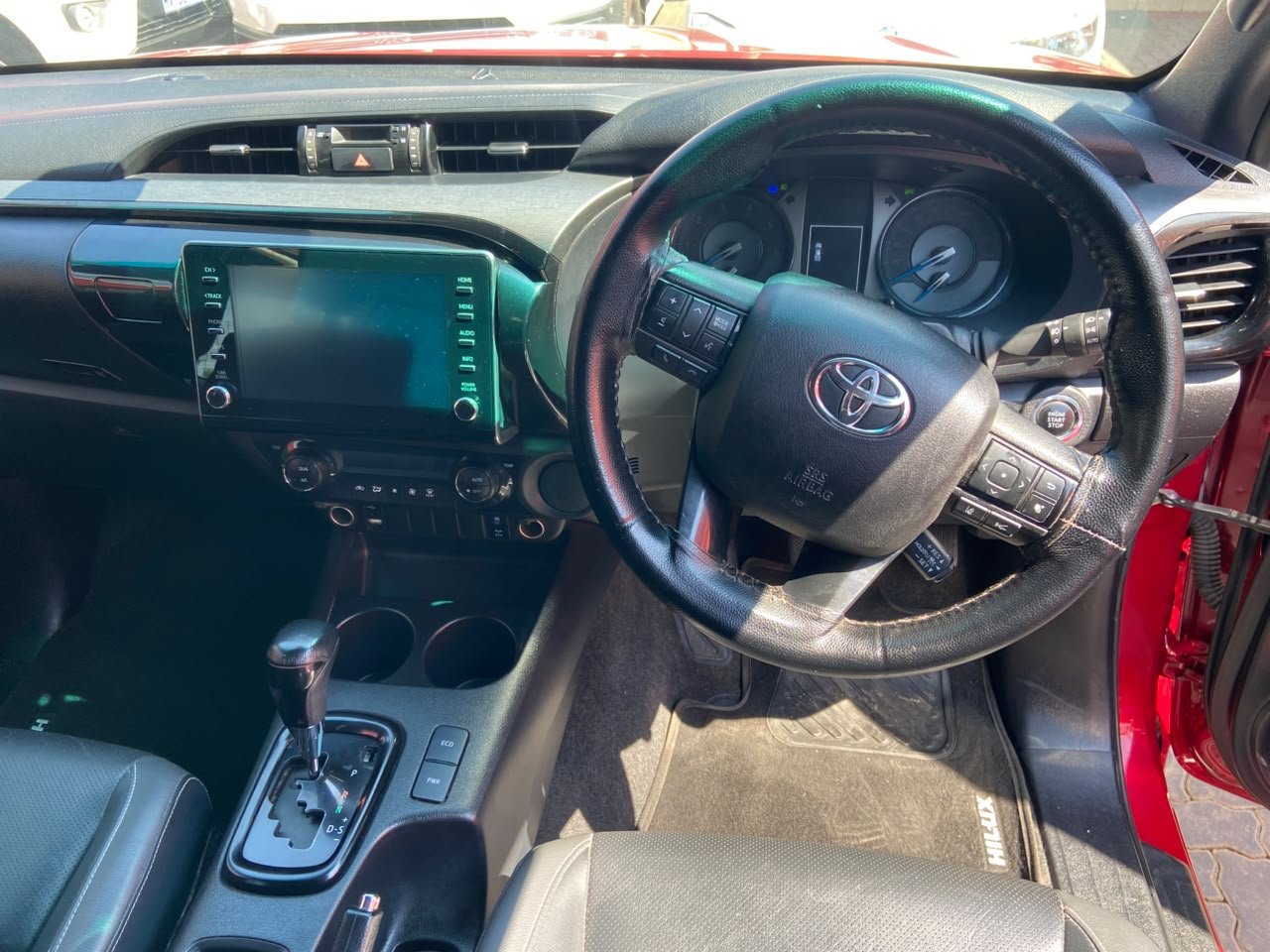 
								Hilux 2.8GD-6 Double Cab Legend AutoLeather interior,Aircon etc amazing discounts on cash deals! free delivery guaranteed around gauteng province only. we also arrange finance through all major banks. we give 24hrs turn around period for finance applicants and same time delivery on cash deals. contact our sales team. or visit our dealership RANDY CARS AT 541 LOUIS BOTHA AVENUE SAVOY ESTATE JHB full									