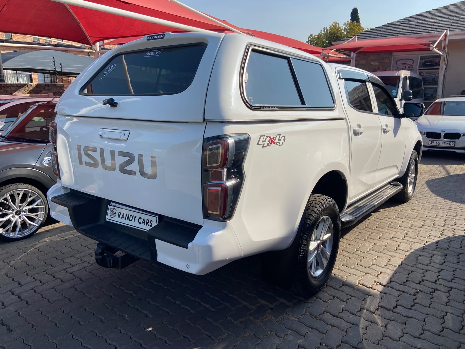 
								Isuzu D-Max 1.9TD Double Cab LS 4×4,Leather interior,Aircon etc amazing discounts on cash deals! free delivery guaranteed around gauteng province only. we also arrange finance through all major banks. we give 24hrs turn around period for finance applicants and same time delivery on cash deals. contact our sales team. or visit our dealership RANDY CARS AT 541 LOUIS BOTHA AVENUE SAVOY ESTATE JHB full									