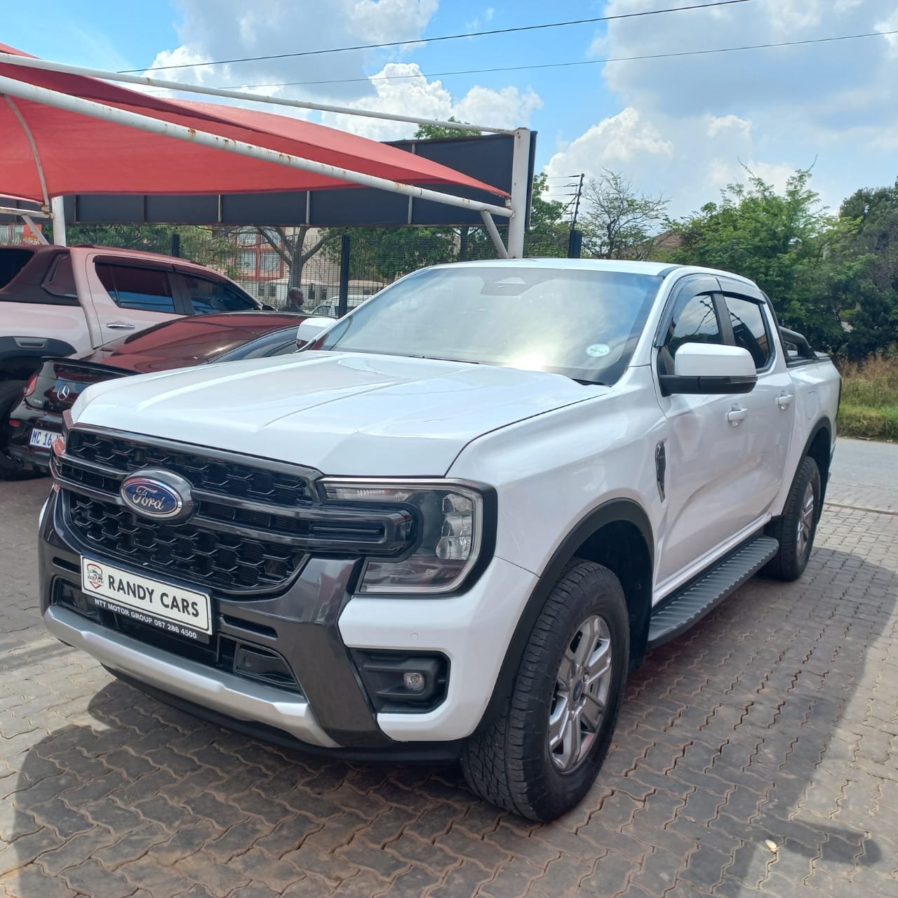 
								Ford Ranger 2.0 Sit Double Cab XLT 4×4,Leather interior, etc amazing discounts on cash deals! free delivery guaranteed around gauteng province only. we also arrange finance through all major banks. we give 24hrs turn around period for finance applicants and same time delivery on cash deals. contact our sales team. or visit our dealership RANDY CARS AT 541 LOUIS BOTHA AVENUE SAVOY ESTATE JHB full									