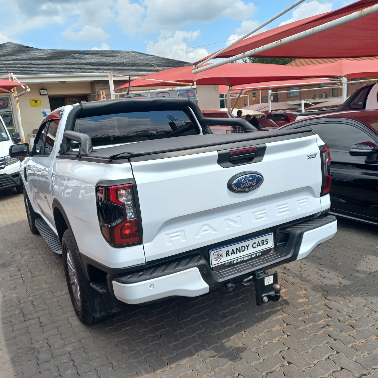
								Ford Ranger 2.0 Sit Double Cab XLT 4×4,Leather interior, etc amazing discounts on cash deals! free delivery guaranteed around gauteng province only. we also arrange finance through all major banks. we give 24hrs turn around period for finance applicants and same time delivery on cash deals. contact our sales team. or visit our dealership RANDY CARS AT 541 LOUIS BOTHA AVENUE SAVOY ESTATE JHB full									