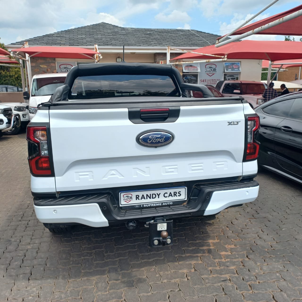 
								Ford Ranger 2.0 Sit Double Cab XLT 4×4,Leather interior, etc amazing discounts on cash deals! free delivery guaranteed around gauteng province only. we also arrange finance through all major banks. we give 24hrs turn around period for finance applicants and same time delivery on cash deals. contact our sales team. or visit our dealership RANDY CARS AT 541 LOUIS BOTHA AVENUE SAVOY ESTATE JHB full									