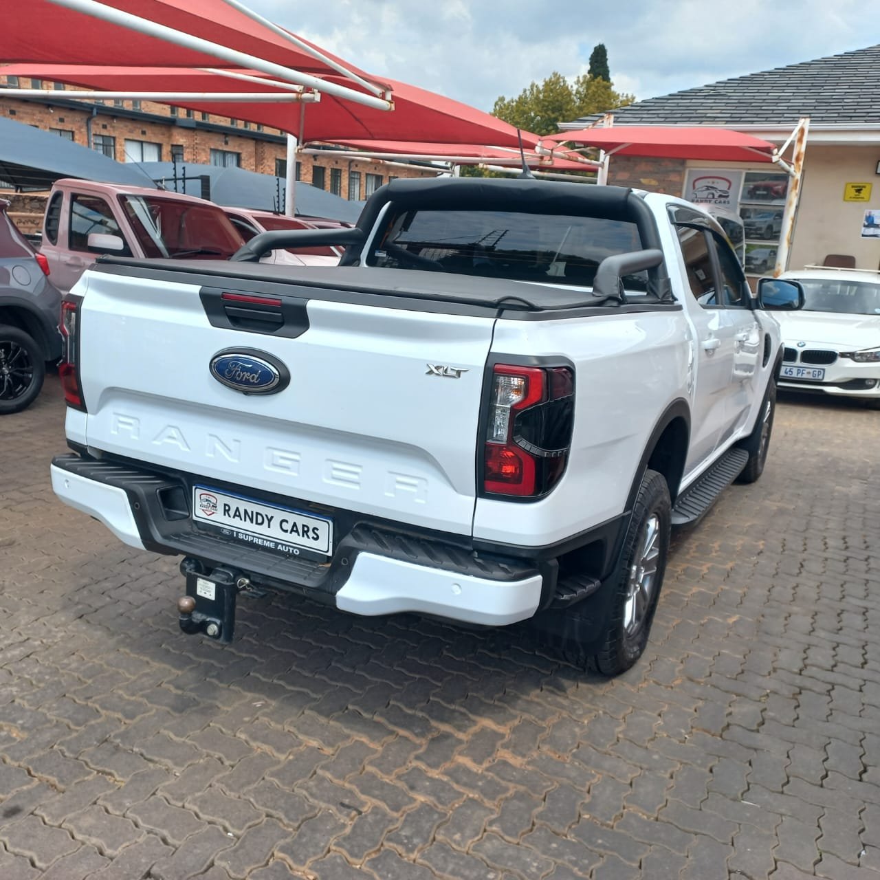 
								Ford Ranger 2.0 Sit Double Cab XLT 4×4,Leather interior, etc amazing discounts on cash deals! free delivery guaranteed around gauteng province only. we also arrange finance through all major banks. we give 24hrs turn around period for finance applicants and same time delivery on cash deals. contact our sales team. or visit our dealership RANDY CARS AT 541 LOUIS BOTHA AVENUE SAVOY ESTATE JHB full									