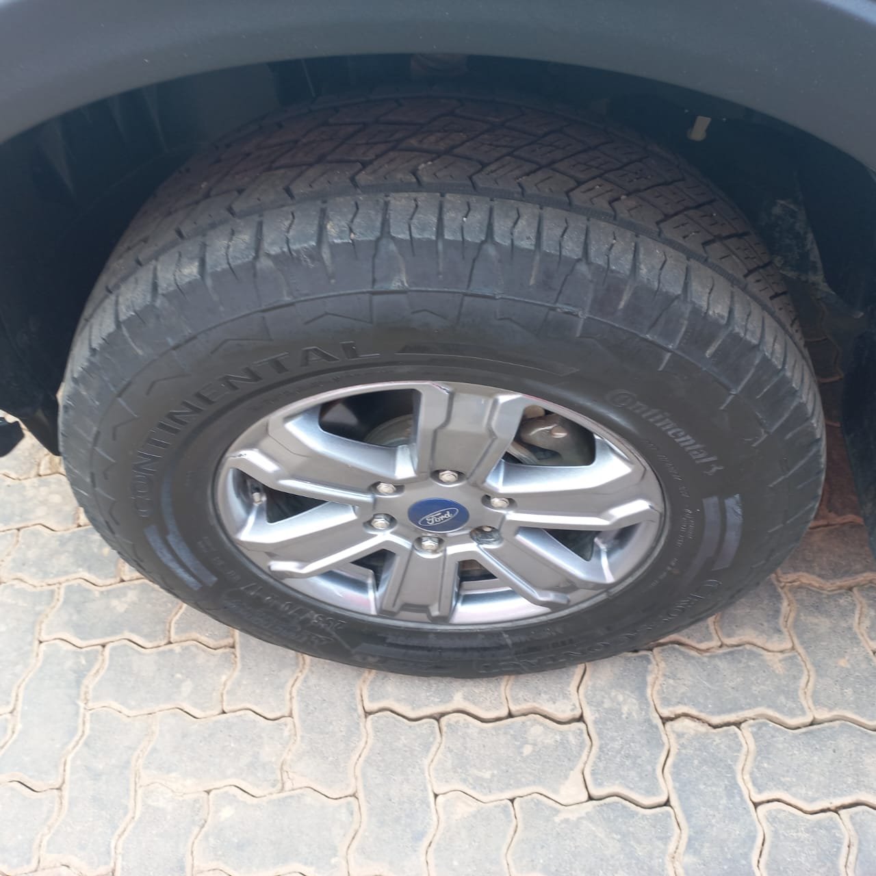
								Ford Ranger 2.0 Sit Double Cab XLT 4×4,Leather interior, etc amazing discounts on cash deals! free delivery guaranteed around gauteng province only. we also arrange finance through all major banks. we give 24hrs turn around period for finance applicants and same time delivery on cash deals. contact our sales team. or visit our dealership RANDY CARS AT 541 LOUIS BOTHA AVENUE SAVOY ESTATE JHB full									