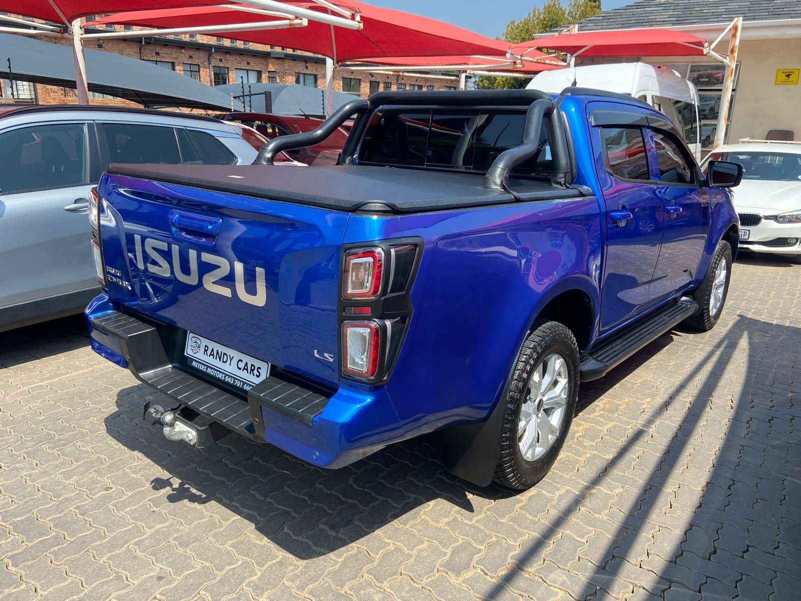 
								Isuzu D-Max 1.9TD Double Cab LS Auto,Leather interior,Aircon,Radio ,Navigation,PDC Sensors,Multi functional steering etc amazing discounts on cash deals! free delivery guaranteed around gauteng province only. we also arrange finance through all major banks. we give 24hrs turn around period for finance applicants and same time delivery on cash deals. contact our sales team. or visit our dealership RANDY CARS AT 541 LOUIS BOTHA AVENUE SAVOY ESTATE JHB full									