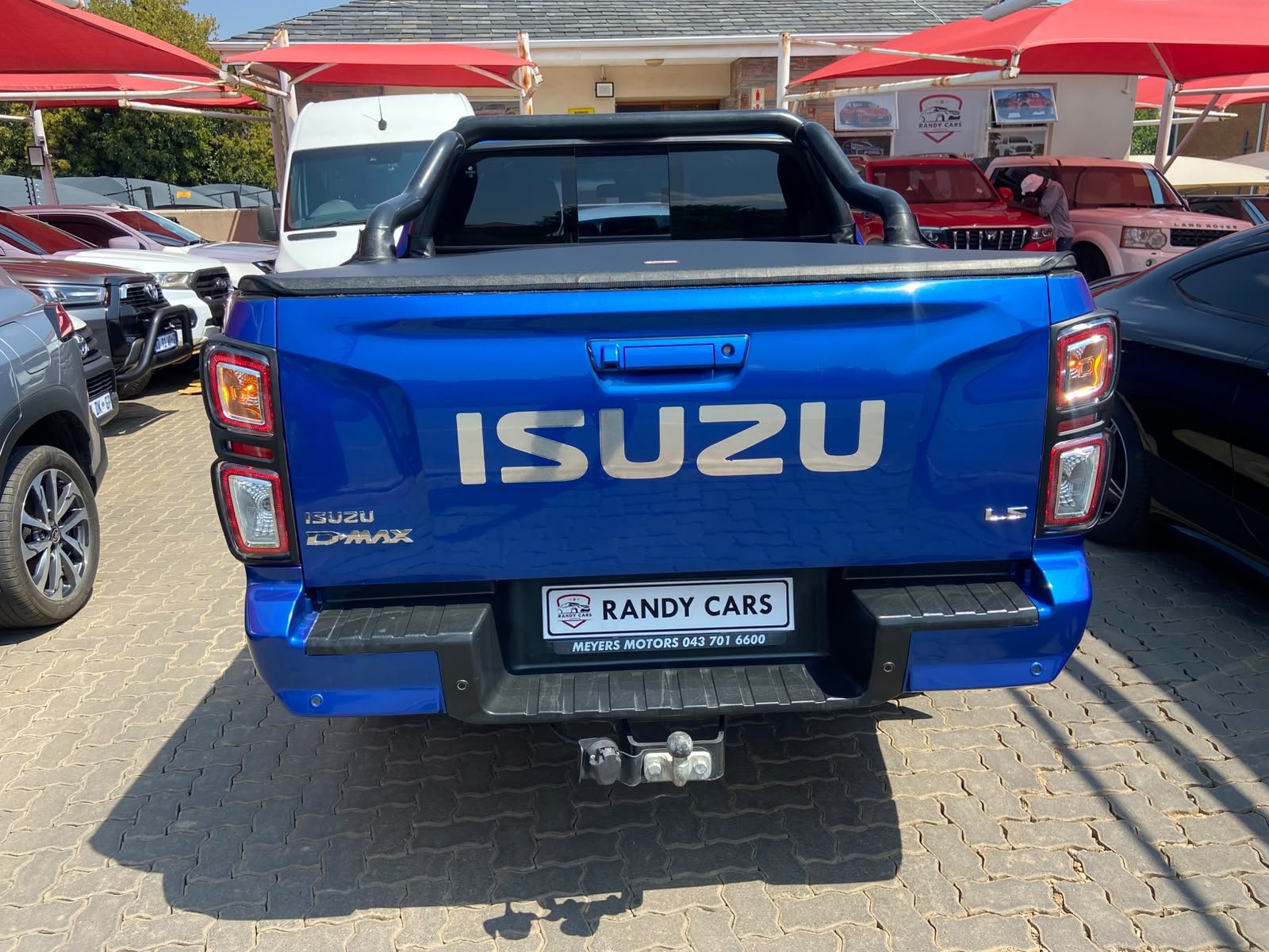 
								Isuzu D-Max 1.9TD Double Cab LS Auto,Leather interior,Aircon,Radio ,Navigation,PDC Sensors,Multi functional steering etc amazing discounts on cash deals! free delivery guaranteed around gauteng province only. we also arrange finance through all major banks. we give 24hrs turn around period for finance applicants and same time delivery on cash deals. contact our sales team. or visit our dealership RANDY CARS AT 541 LOUIS BOTHA AVENUE SAVOY ESTATE JHB full									