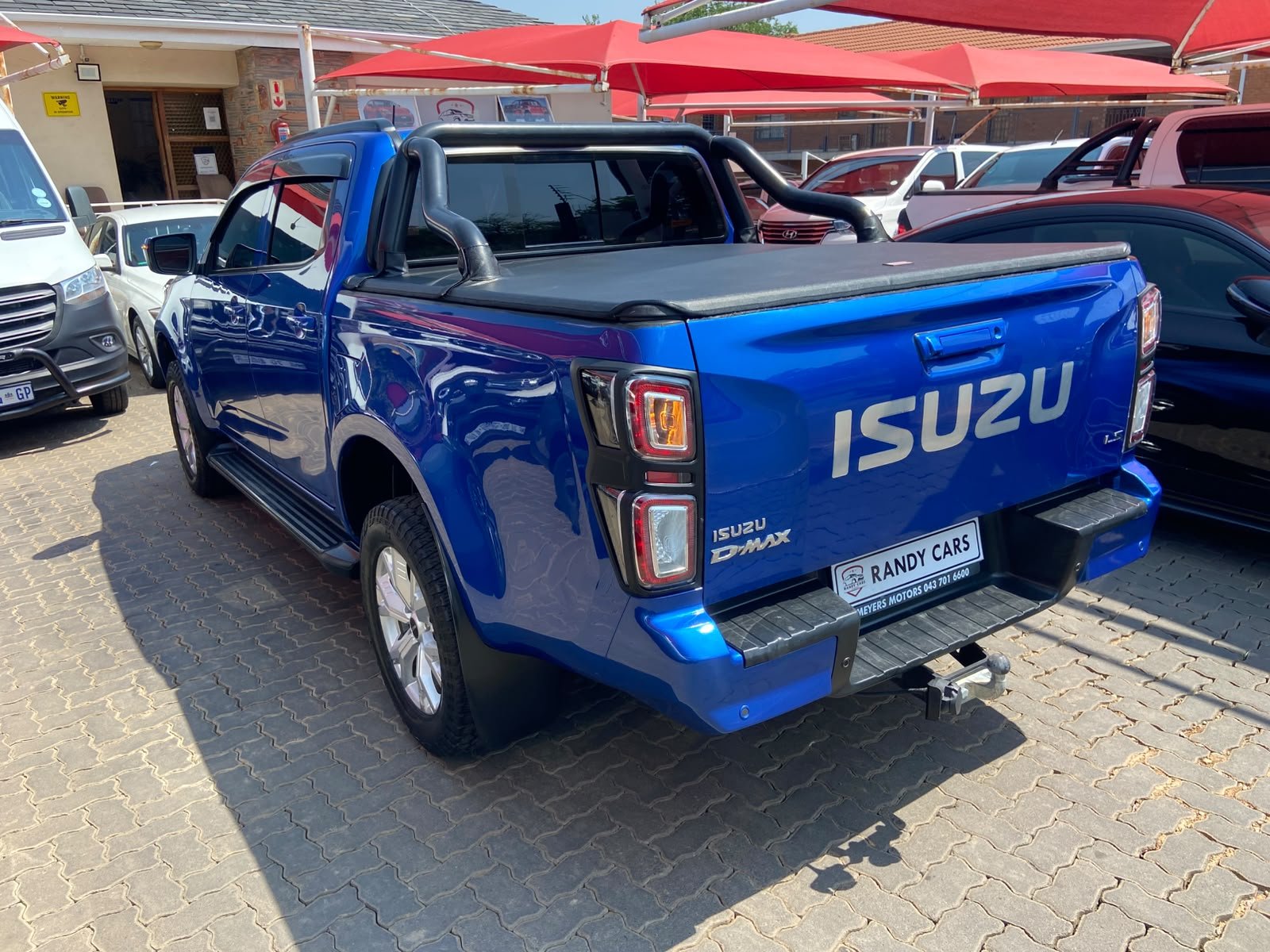 
								Isuzu D-Max 1.9TD Double Cab LS Auto,Leather interior,Aircon,Radio ,Navigation,PDC Sensors,Multi functional steering etc amazing discounts on cash deals! free delivery guaranteed around gauteng province only. we also arrange finance through all major banks. we give 24hrs turn around period for finance applicants and same time delivery on cash deals. contact our sales team. or visit our dealership RANDY CARS AT 541 LOUIS BOTHA AVENUE SAVOY ESTATE JHB full									