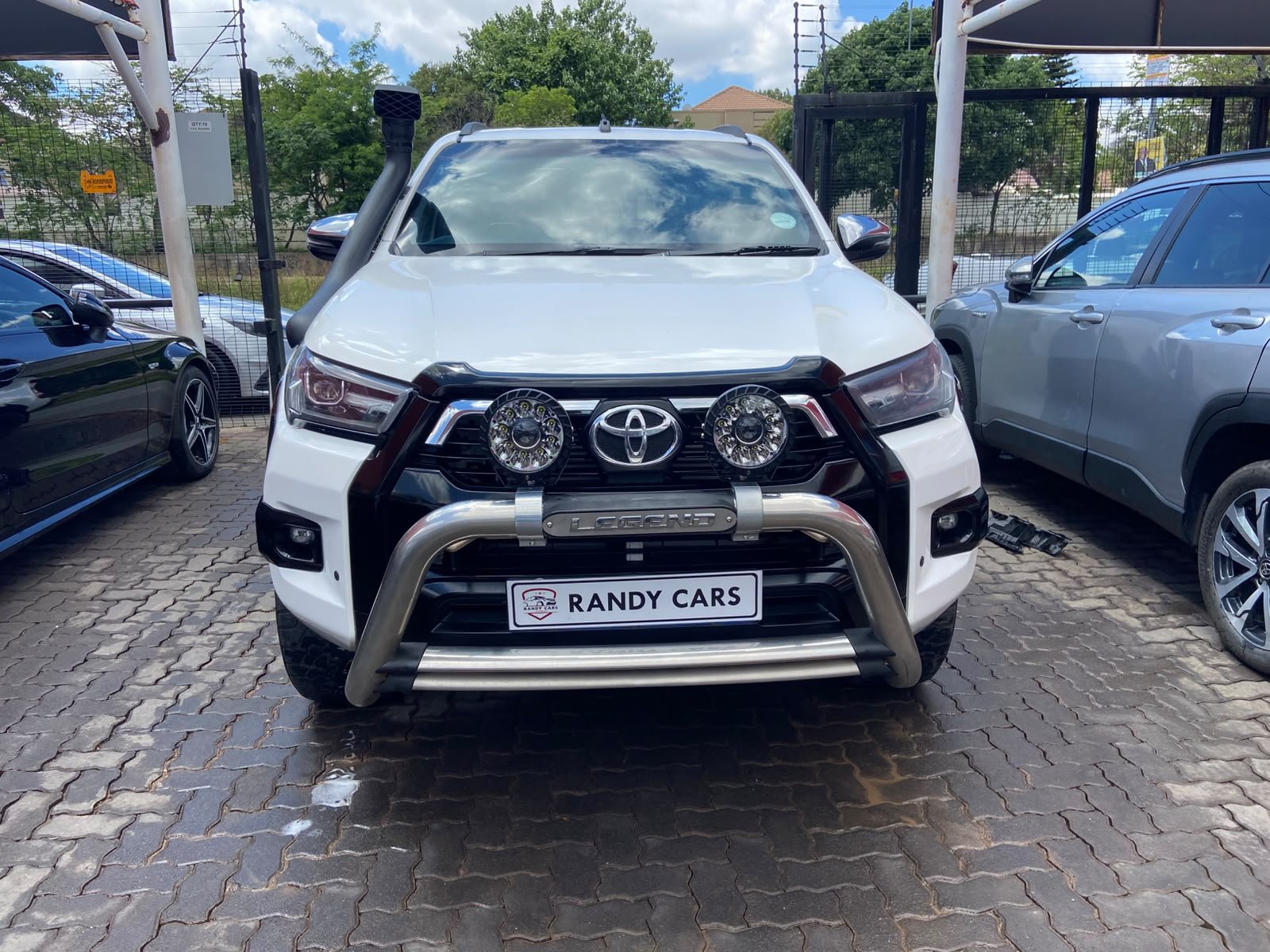 
								Toyota Hilux 2.8GD-6 Double Cab 4×4 Raider Auto,Leather interior,Aircon,Radio ,PDC Sensors etc amazing discounts on cash deals! free delivery guaranteed around gauteng province only. we also arrange finance through all major banks. we give 24hrs turn around period for finance applicants and same time delivery on cash deals. contact our sales team. or visit our dealership RANDY CARS AT 541 LOUIS BOTHA AVENUE SAVOY ESTATE JHB full									