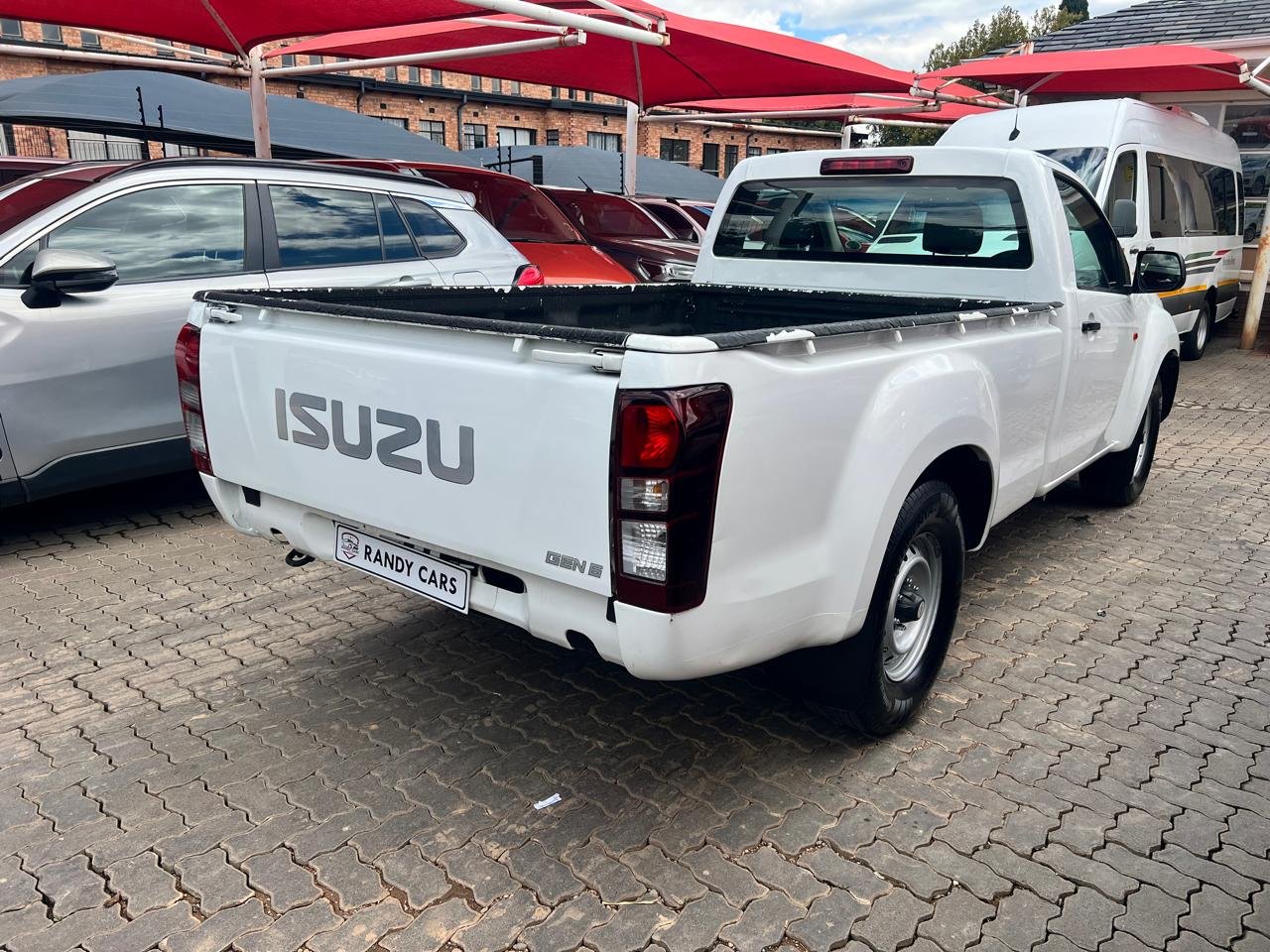 
								Isuzu KB 250D-Teq Fleetside,Cloth interior etc amazing discounts on cash deals! free delivery guaranteed around gauteng province only. we also arrange finance through all major banks. we give 24hrs turn around period for finance applicants and same time delivery on cash deals. contact our sales team. or visit our dealership RANDY CARS AT 541 LOUIS BOTHA AVENUE SAVOY ESTATE JHB full									