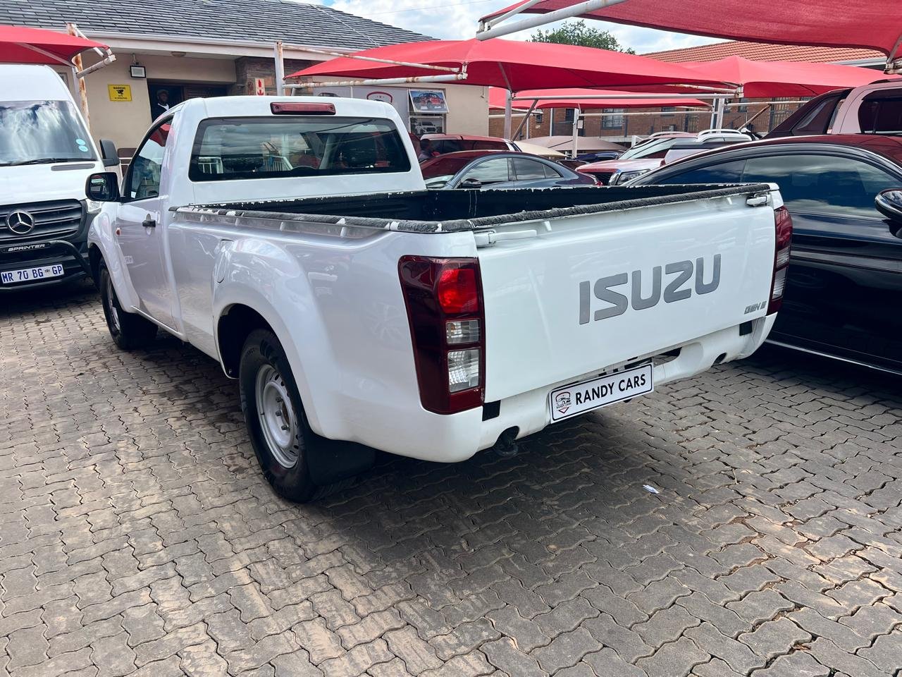 
								Isuzu KB 250D-Teq Fleetside,Cloth interior etc amazing discounts on cash deals! free delivery guaranteed around gauteng province only. we also arrange finance through all major banks. we give 24hrs turn around period for finance applicants and same time delivery on cash deals. contact our sales team. or visit our dealership RANDY CARS AT 541 LOUIS BOTHA AVENUE SAVOY ESTATE JHB full									