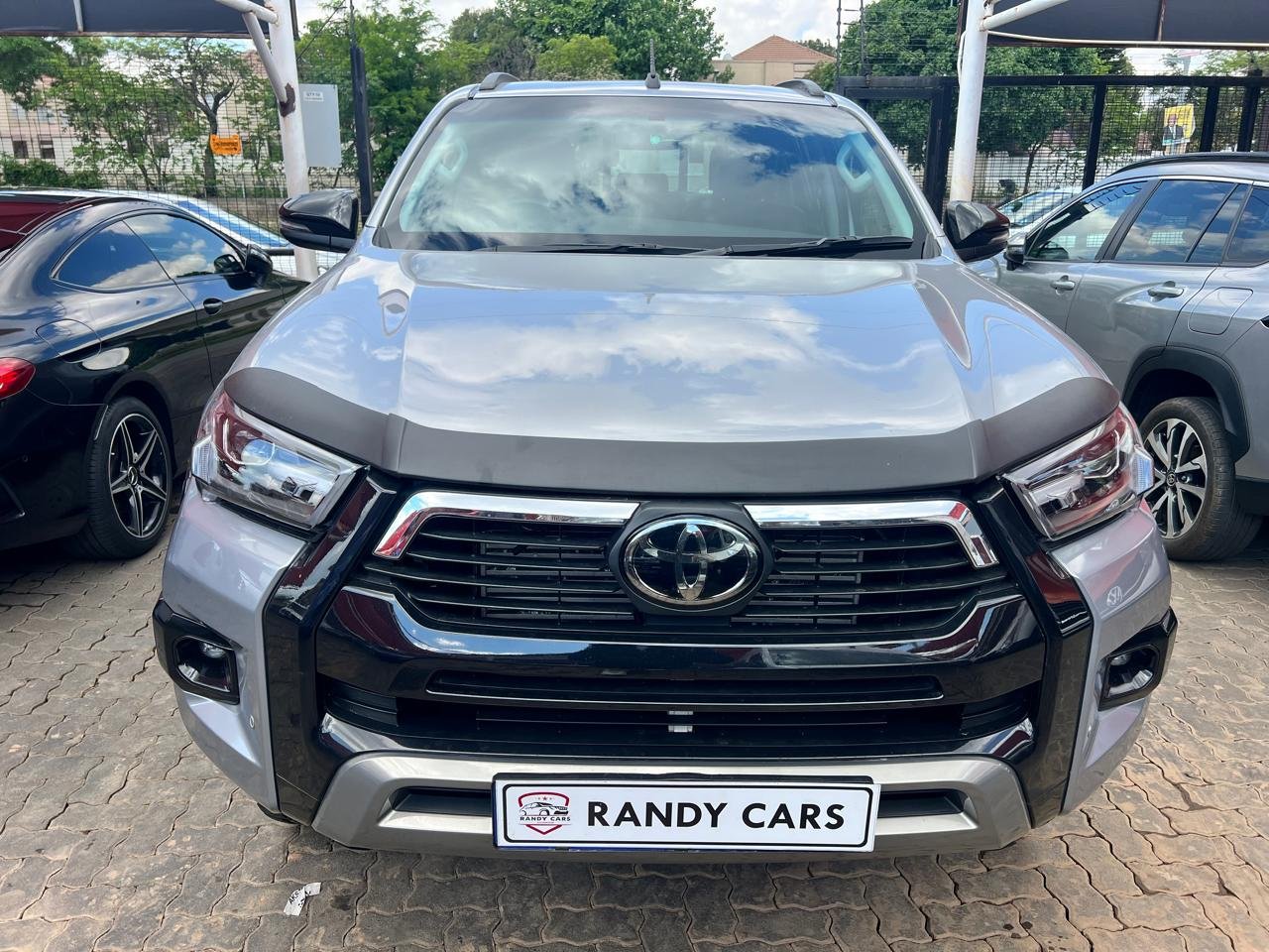 
								Toyota Hilux 2.8GD-6 Double Cab 4×4 Legend Auto,Leather interior,Navigation,Multifunctional steering  etc amazing discounts on cash deals! free delivery guaranteed around gauteng province only. we also arrange finance through all major banks. we give 24hrs turn around period for finance applicants and same time delivery on cash deals. contact our sales team. or visit our dealership RANDY CARS AT 541 LOUIS BOTHA AVENUE SAVOY ESTATE JHB full									