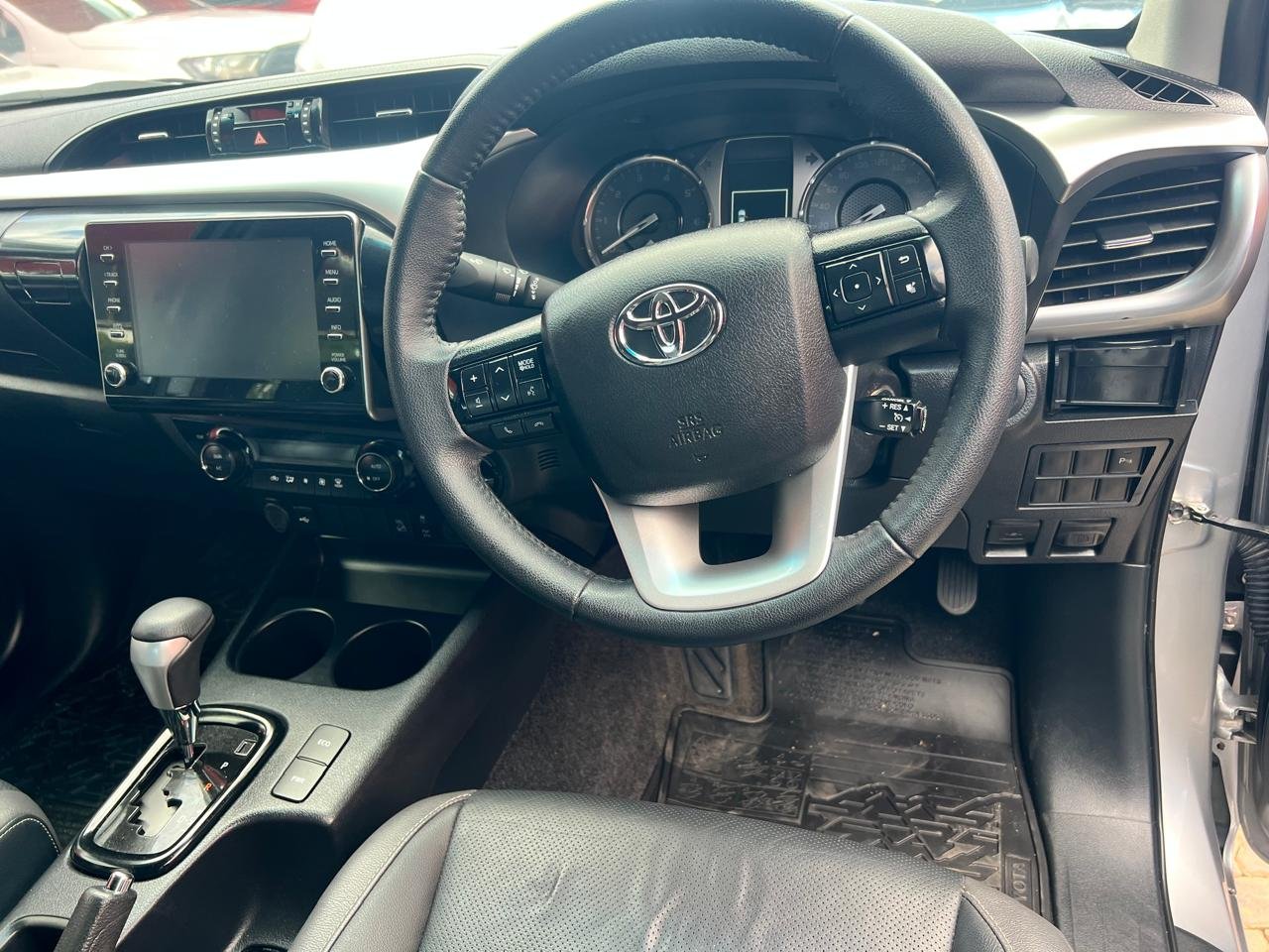 
								Toyota Hilux 2.8GD-6 Double Cab 4×4 Legend Auto,Leather interior,Navigation,Multifunctional steering  etc amazing discounts on cash deals! free delivery guaranteed around gauteng province only. we also arrange finance through all major banks. we give 24hrs turn around period for finance applicants and same time delivery on cash deals. contact our sales team. or visit our dealership RANDY CARS AT 541 LOUIS BOTHA AVENUE SAVOY ESTATE JHB full									
