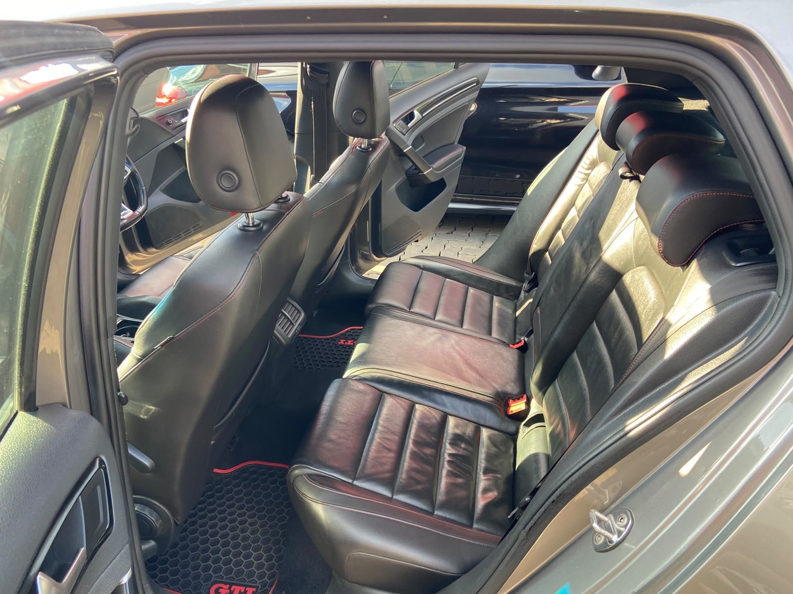 
								Volkswagen Golf GTI Auto,Leather interior,Sunroof,Navigation etc amazing discounts on cash deals! free delivery guaranteed around gauteng province only. we also arrange finance through all major banks. we give 24hrs turn around period for finance applicants and same time delivery on cash deals. contact our sales team. or visit our dealership RANDY CARS AT 541 LOUIS BOTHA AVENUE SAVOY ESTATE JHB full									