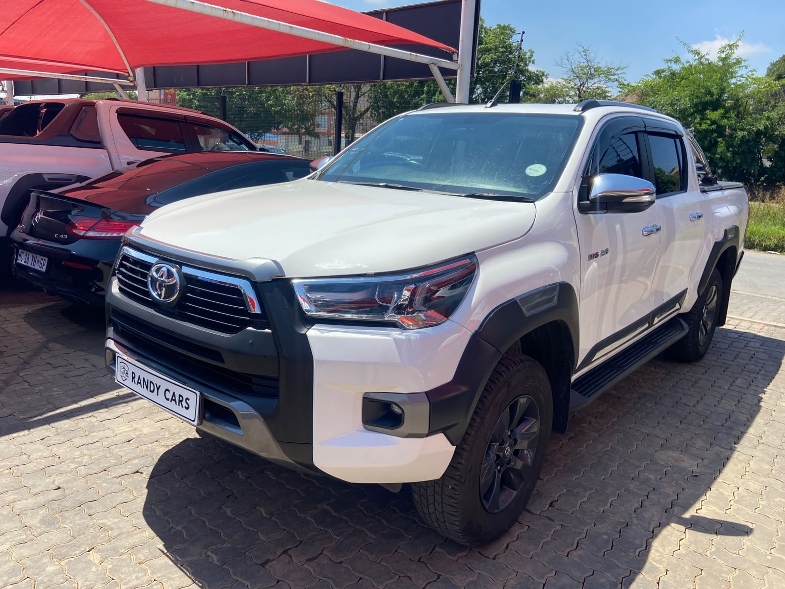 
								Toyota Hilux 2.8GD-6 Double Cab AutoRaider,Leather  interior,Aircon,Radio etc amazing discounts on cash deals! free delivery guaranteed around gauteng province only. we also arrange finance through all major banks. we give 24hrs turn around period for finance applicants and same time delivery on cash deals. contact our sales team. or visit our dealership RANDY CARS AT 541 LOUIS BOTHA AVENUE SAVOY ESTATE full									
