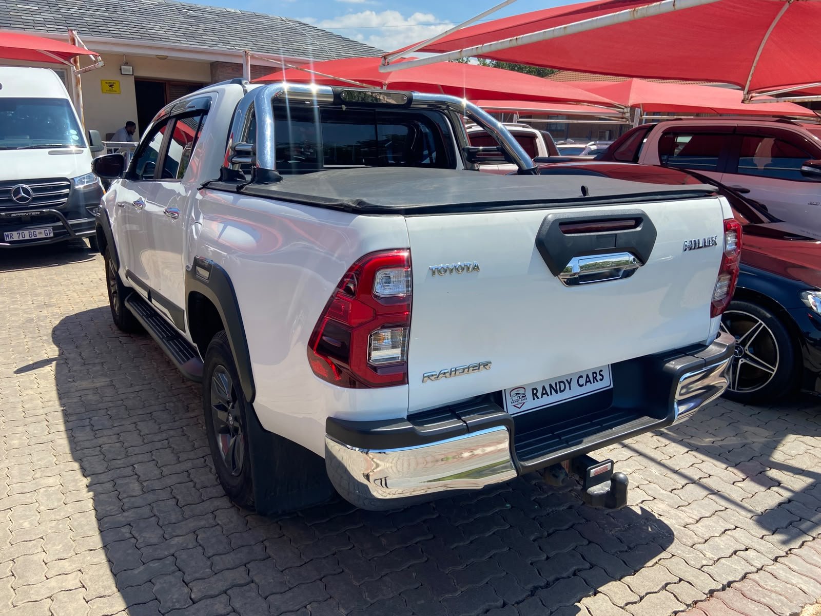 
								Toyota Hilux 2.8GD-6 Double Cab AutoRaider,Leather  interior,Aircon,Radio etc amazing discounts on cash deals! free delivery guaranteed around gauteng province only. we also arrange finance through all major banks. we give 24hrs turn around period for finance applicants and same time delivery on cash deals. contact our sales team. or visit our dealership RANDY CARS AT 541 LOUIS BOTHA AVENUE SAVOY ESTATE full									