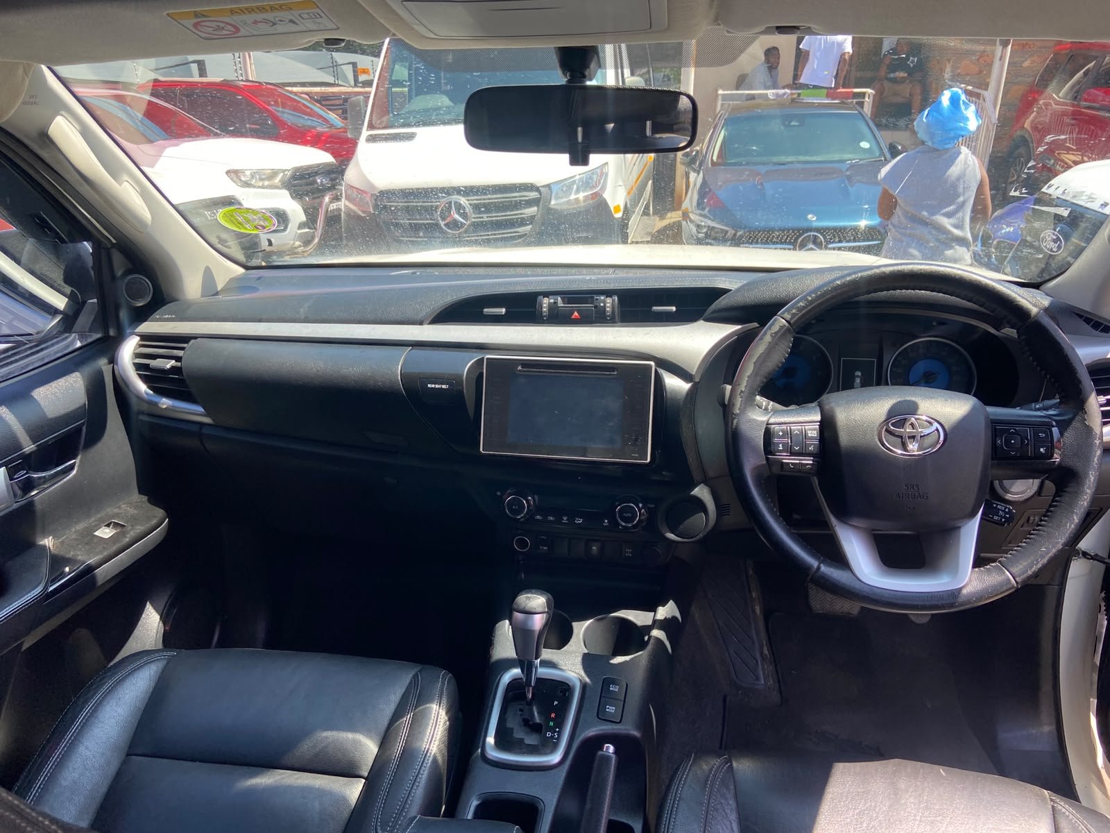 
								Toyota Hilux 2.8GD-6 Double Cab AutoRaider,Leather  interior,Aircon,Radio etc amazing discounts on cash deals! free delivery guaranteed around gauteng province only. we also arrange finance through all major banks. we give 24hrs turn around period for finance applicants and same time delivery on cash deals. contact our sales team. or visit our dealership RANDY CARS AT 541 LOUIS BOTHA AVENUE SAVOY ESTATE full									