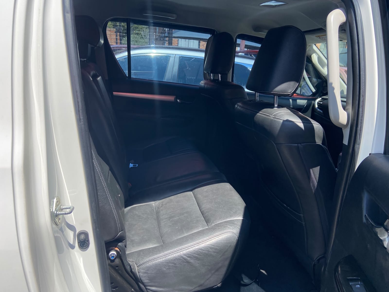 
								Toyota Hilux 2.8GD-6 Double Cab AutoRaider,Leather  interior,Aircon,Radio etc amazing discounts on cash deals! free delivery guaranteed around gauteng province only. we also arrange finance through all major banks. we give 24hrs turn around period for finance applicants and same time delivery on cash deals. contact our sales team. or visit our dealership RANDY CARS AT 541 LOUIS BOTHA AVENUE SAVOY ESTATE full									
