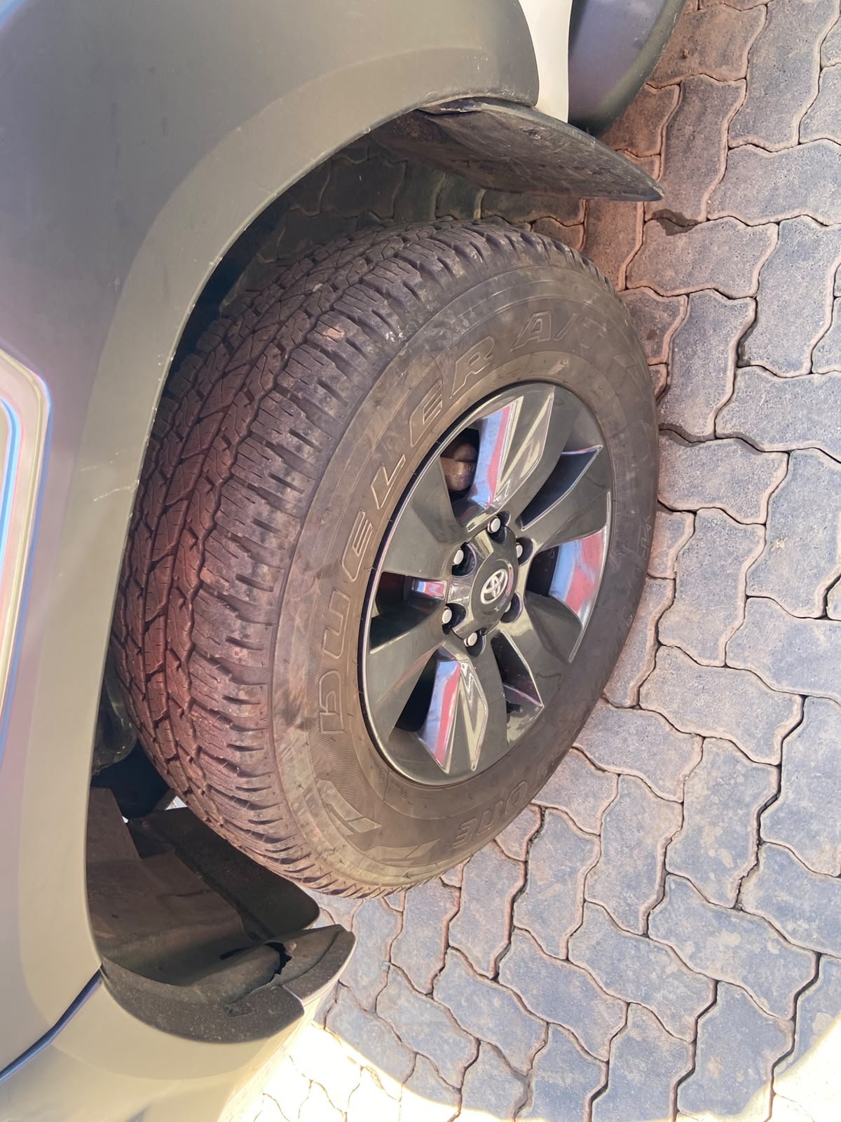 
								Toyota Hilux 2.8GD-6 Double Cab AutoRaider,Leather  interior,Aircon,Radio etc amazing discounts on cash deals! free delivery guaranteed around gauteng province only. we also arrange finance through all major banks. we give 24hrs turn around period for finance applicants and same time delivery on cash deals. contact our sales team. or visit our dealership RANDY CARS AT 541 LOUIS BOTHA AVENUE SAVOY ESTATE full									