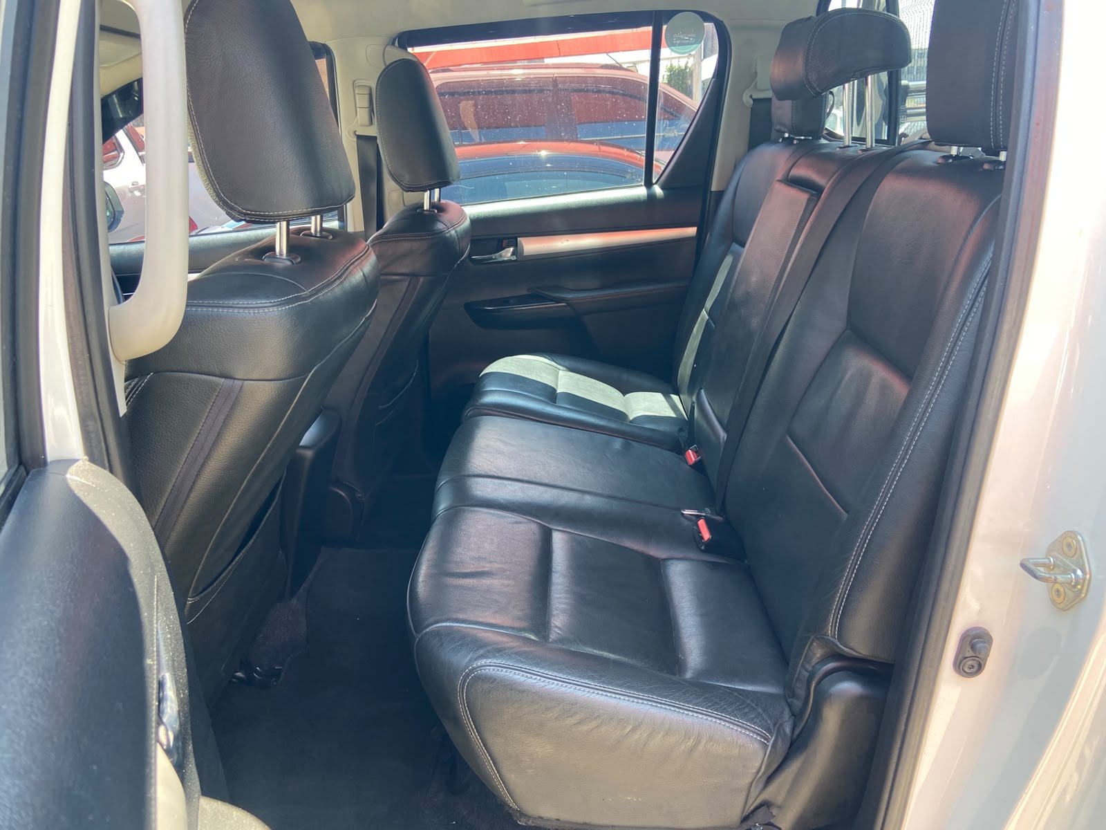 
								Toyota Hilux 2.8GD-6 Double Cab AutoRaider,Leather  interior,Aircon,Radio etc amazing discounts on cash deals! free delivery guaranteed around gauteng province only. we also arrange finance through all major banks. we give 24hrs turn around period for finance applicants and same time delivery on cash deals. contact our sales team. or visit our dealership RANDY CARS AT 541 LOUIS BOTHA AVENUE SAVOY ESTATE full									
