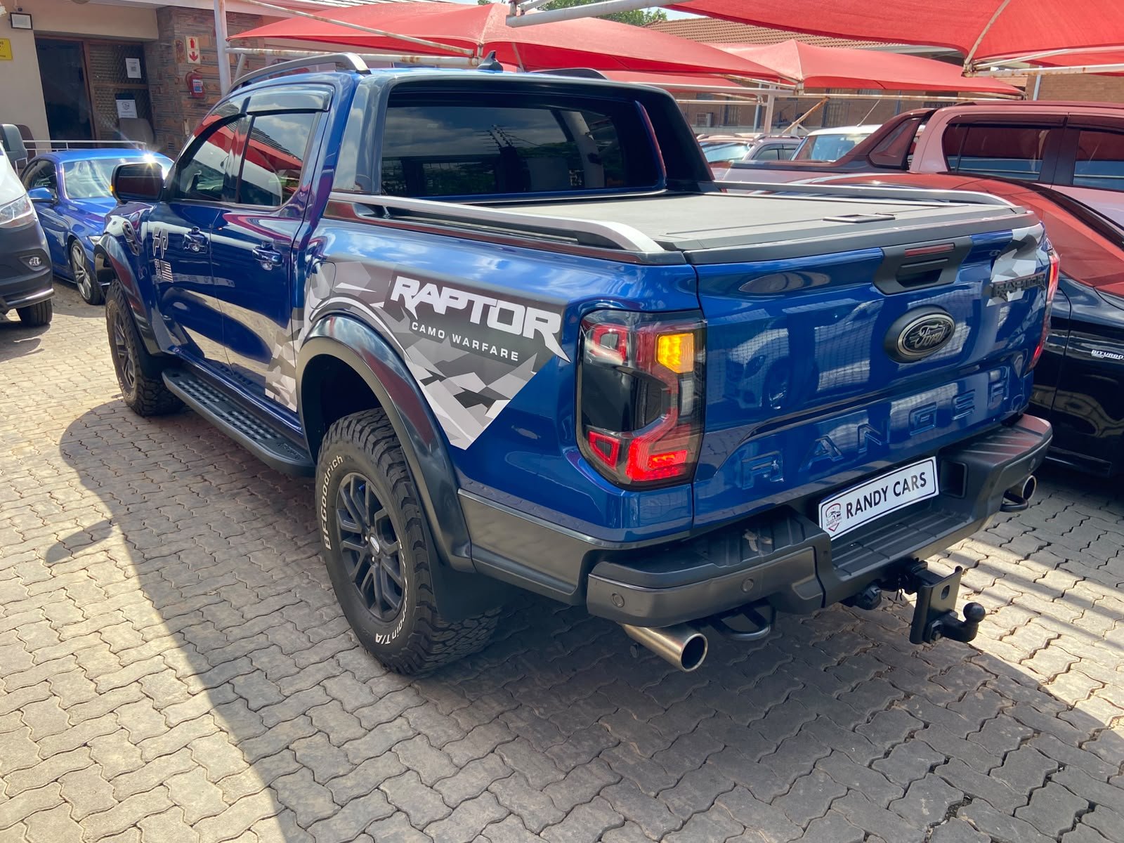 
								2025 Ford Ranger 3.0T V6 Double Cab Raptor 4WD,Leather interior, Electric windows,Navigation, ,Reverse Camera ,PDC Sensor etc… We give amazing discounts on cash deals! Free delivery guaranteed around Gauteng province only. We also arrange finance through all major Banks. We give 24hrs turn around period for finance applicants and same time delivery on cash deals. Contact our sales team ..You can visit us at 541 Louis Botha Ave, savoy estate full									