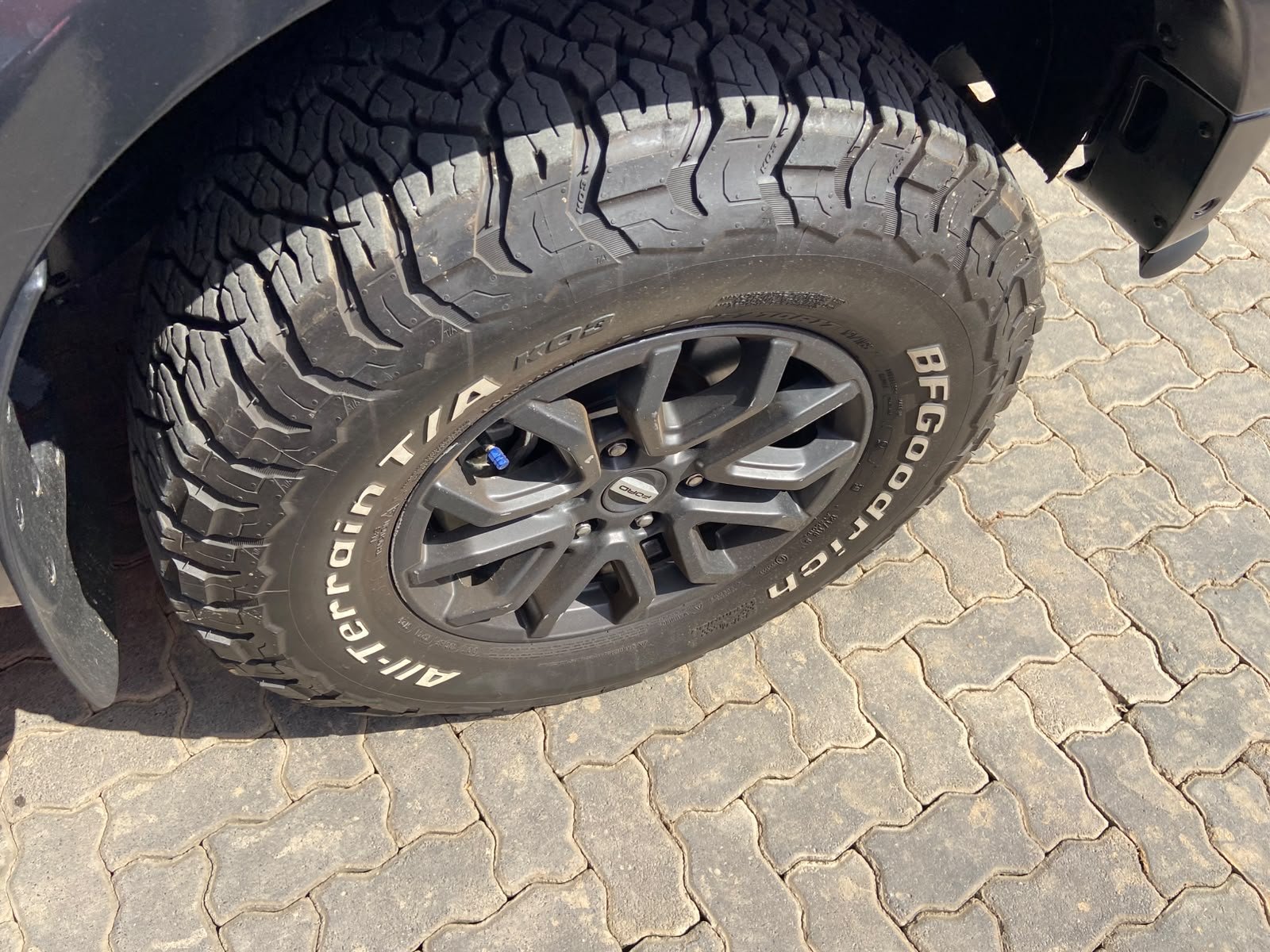 
								2025 Ford Ranger 3.0T V6 Double Cab Raptor 4WD,Leather interior, Electric windows,Navigation, ,Reverse Camera ,PDC Sensor etc… We give amazing discounts on cash deals! Free delivery guaranteed around Gauteng province only. We also arrange finance through all major Banks. We give 24hrs turn around period for finance applicants and same time delivery on cash deals. Contact our sales team ..You can visit us at 541 Louis Botha Ave, savoy estate full									