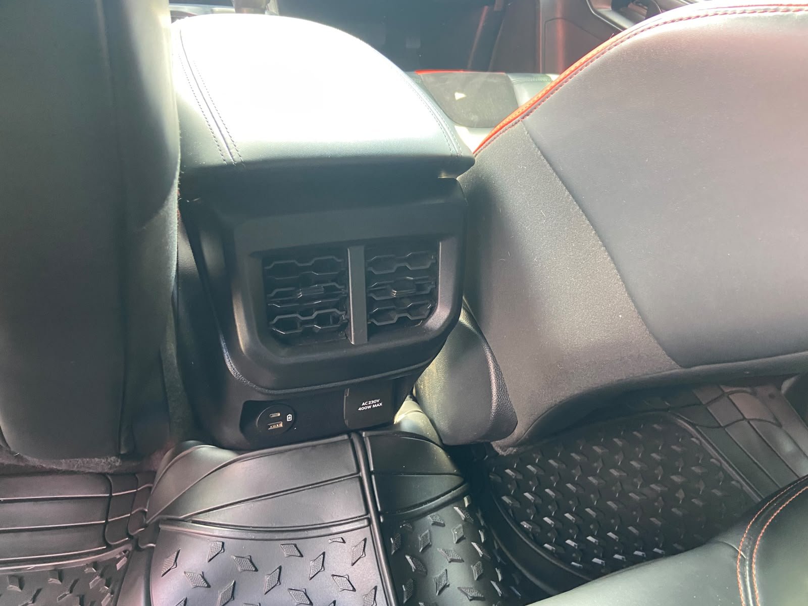 
								2025 Ford Ranger 3.0T V6 Double Cab Raptor 4WD,Leather interior, Electric windows,Navigation, ,Reverse Camera ,PDC Sensor etc… We give amazing discounts on cash deals! Free delivery guaranteed around Gauteng province only. We also arrange finance through all major Banks. We give 24hrs turn around period for finance applicants and same time delivery on cash deals. Contact our sales team ..You can visit us at 541 Louis Botha Ave, savoy estate full									