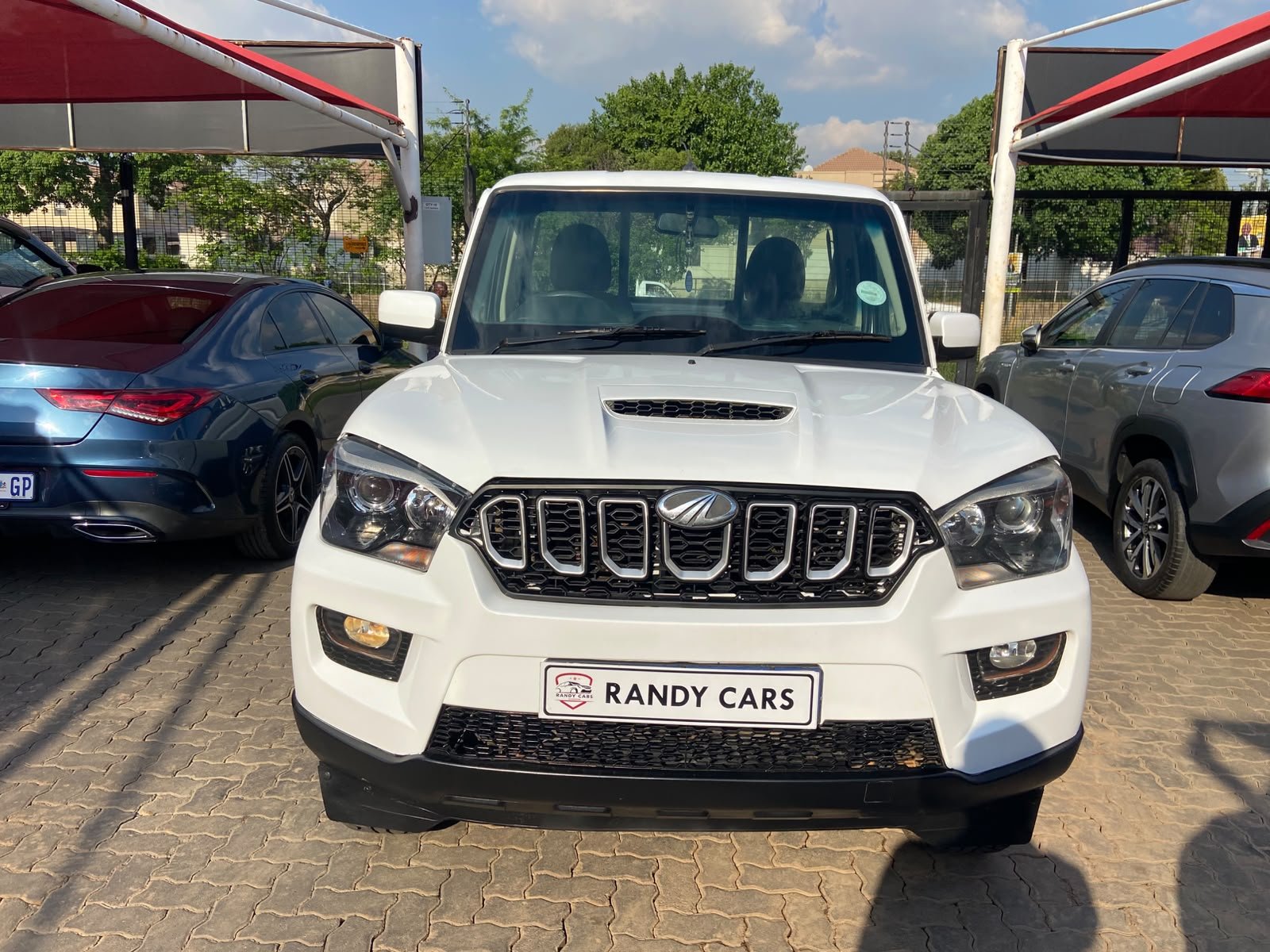 
								2023 Mahindra Scorpio S6 Single Cab,Cloth interior,electric windows,aircon etc… we give amazing discounts on cash deals! free delivery guaranteed around gauteng province only. we also arrange finance through all major banks. we give 24hrs turn around period for finance applicants and same time delivery on cash deals. contact our sales team full									
