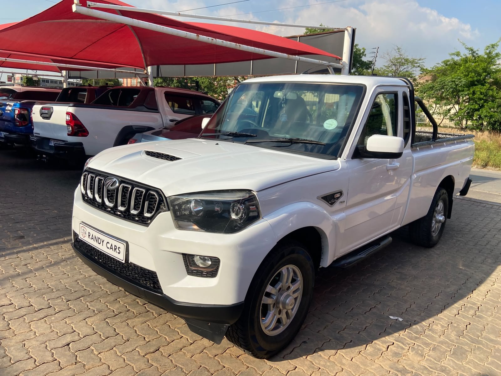 
								2023 Mahindra Scorpio S6 Single Cab,Cloth interior,electric windows,aircon etc… we give amazing discounts on cash deals! free delivery guaranteed around gauteng province only. we also arrange finance through all major banks. we give 24hrs turn around period for finance applicants and same time delivery on cash deals. contact our sales team full									