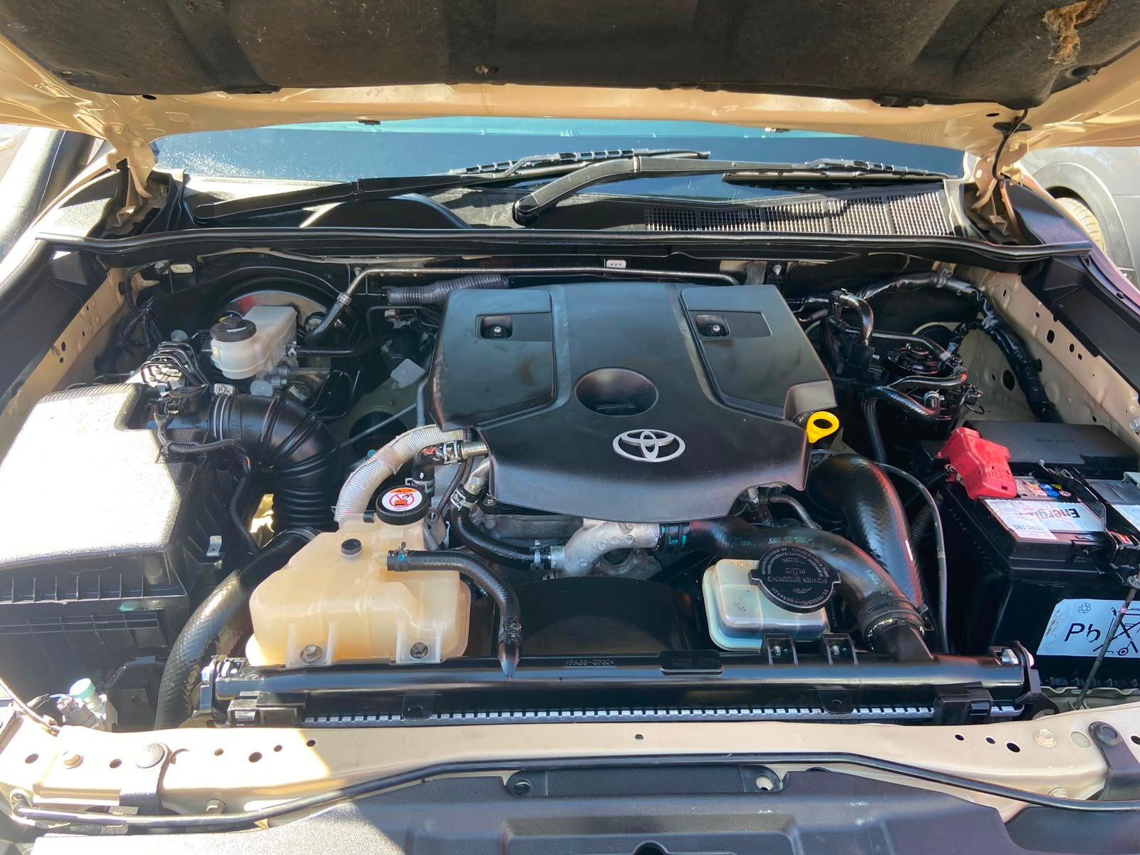 
								Toyota Hilux 2.8GD-6 Xtra Cab 4×4 Legend 50,Leather interior,electric windows,aircon etc… we give amazing discounts on cash deals! free delivery guaranteed around gauteng province only. we also arrange finance through all major banks. we give 24hrs turn around period for finance applicants and same time delivery on cash deals. contact our sales team full									