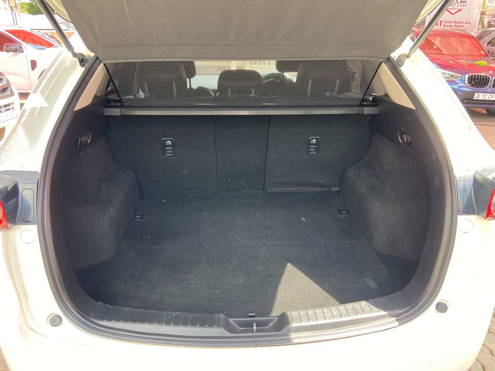
								2021 Mazda CX-5 Active 2.0 Auto,Leather interior,electric windows,aircon etc… we give amazing discounts on cash deals! free delivery guaranteed around gauteng province only. we also arrange finance through all major banks. we give 24hrs turn around period for finance applicants and same time delivery on cash deals. contact our sales team ZANDI….. full									