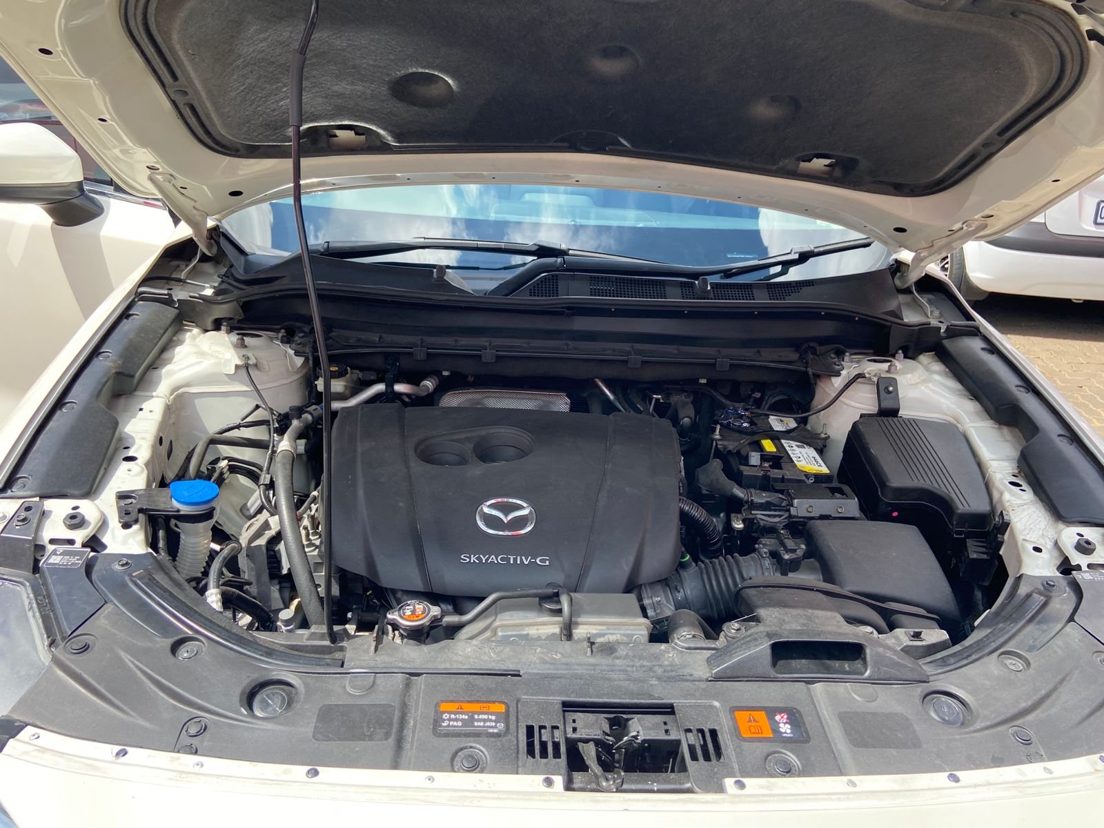 
								2021 Mazda CX-5 Active 2.0 Auto,Leather interior,electric windows,aircon etc… we give amazing discounts on cash deals! free delivery guaranteed around gauteng province only. we also arrange finance through all major banks. we give 24hrs turn around period for finance applicants and same time delivery on cash deals. contact our sales team ZANDI….. full									