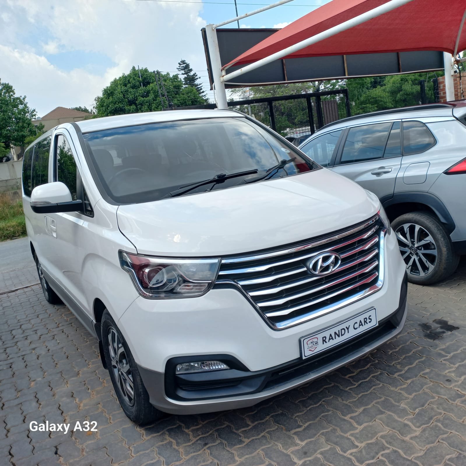 2021 Hyundai H-1 2.5CRDi Wagon GLS,Leather interior,Aircon,Radio  etc amazing discounts on cash deals! free delivery guaranteed around gauteng province only. we also arrange finance through all major banks. we give 24hrs turn around period for finance applicants and same time delivery on cash deals. contact our sales team. or visit our dealership RANDY CARS AT 541 LOUIS BOTHA AVENUE SAVOY ESTATE JHB