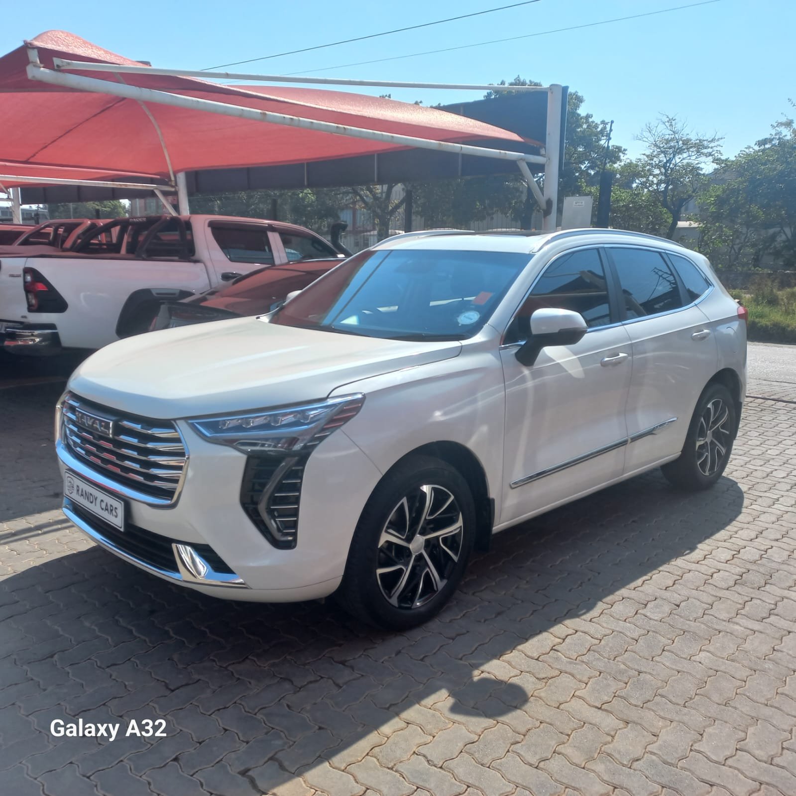 
								2024 Haval Jolion 1.5T Luxury,Leather interior,Aircon,Radio  etc amazing discounts on cash deals! free delivery guaranteed around gauteng province only. we also arrange finance through all major banks. we give 24hrs turn around period for finance applicants and same time delivery on cash deals. contact our sales team. or visit our dealership RANDY CARS AT 541 LOUIS BOTHA AVENUE SAVOY ESTATE JHB full									